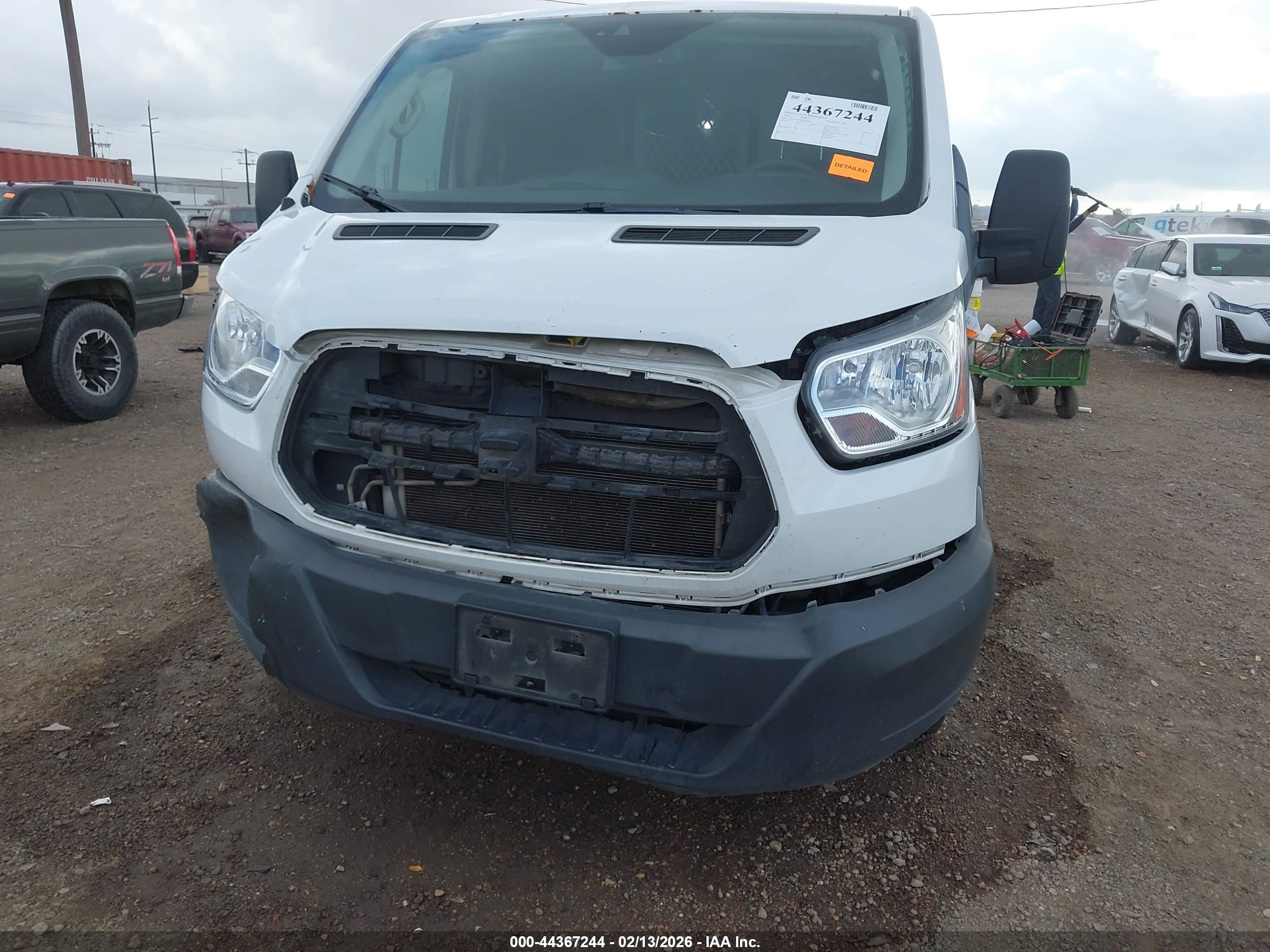 FORD TRANSIT-250 image 6