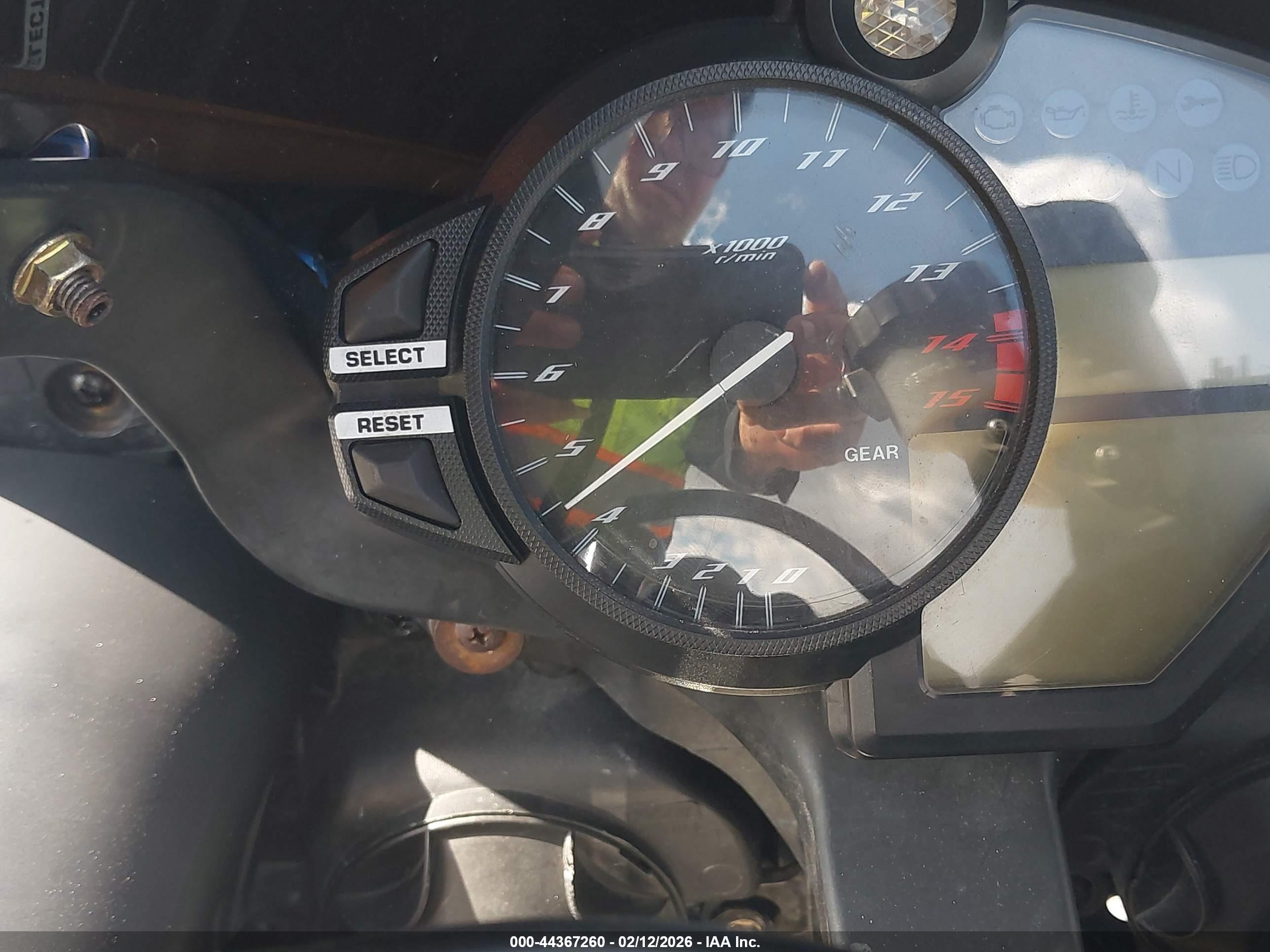 YAMAHA YZFR1 image 7