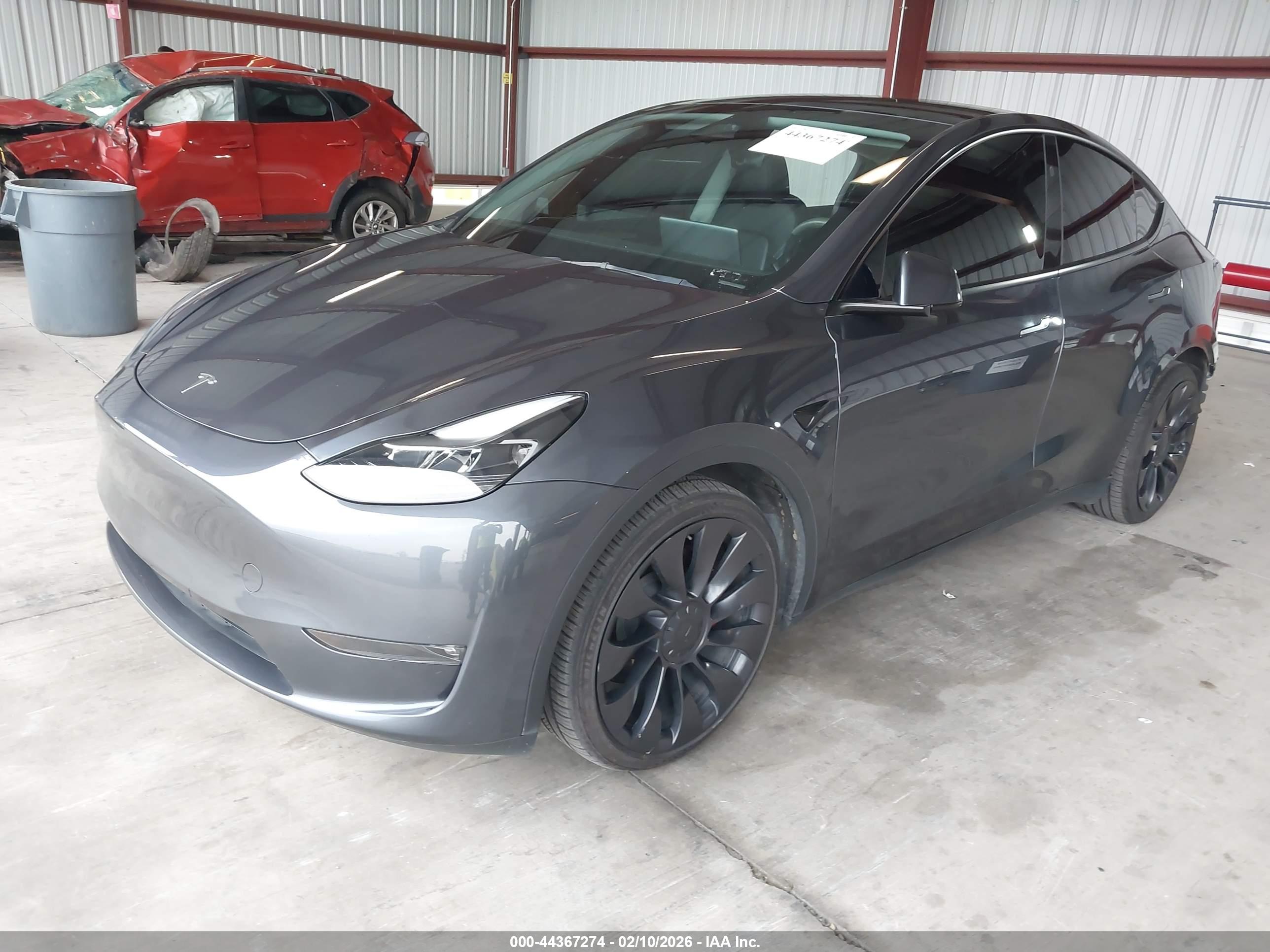 TESLA MODEL image 2