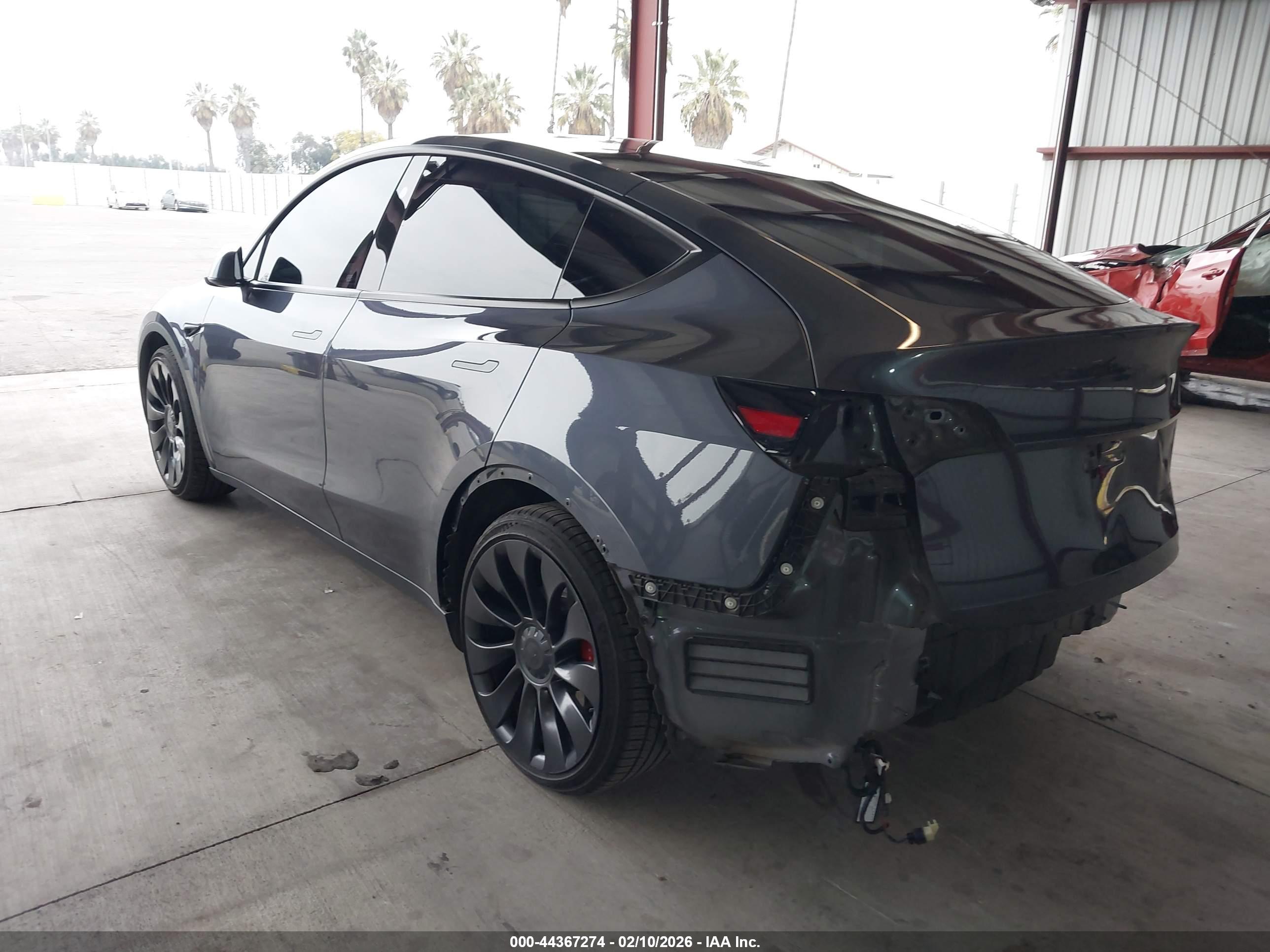 TESLA MODEL image 3