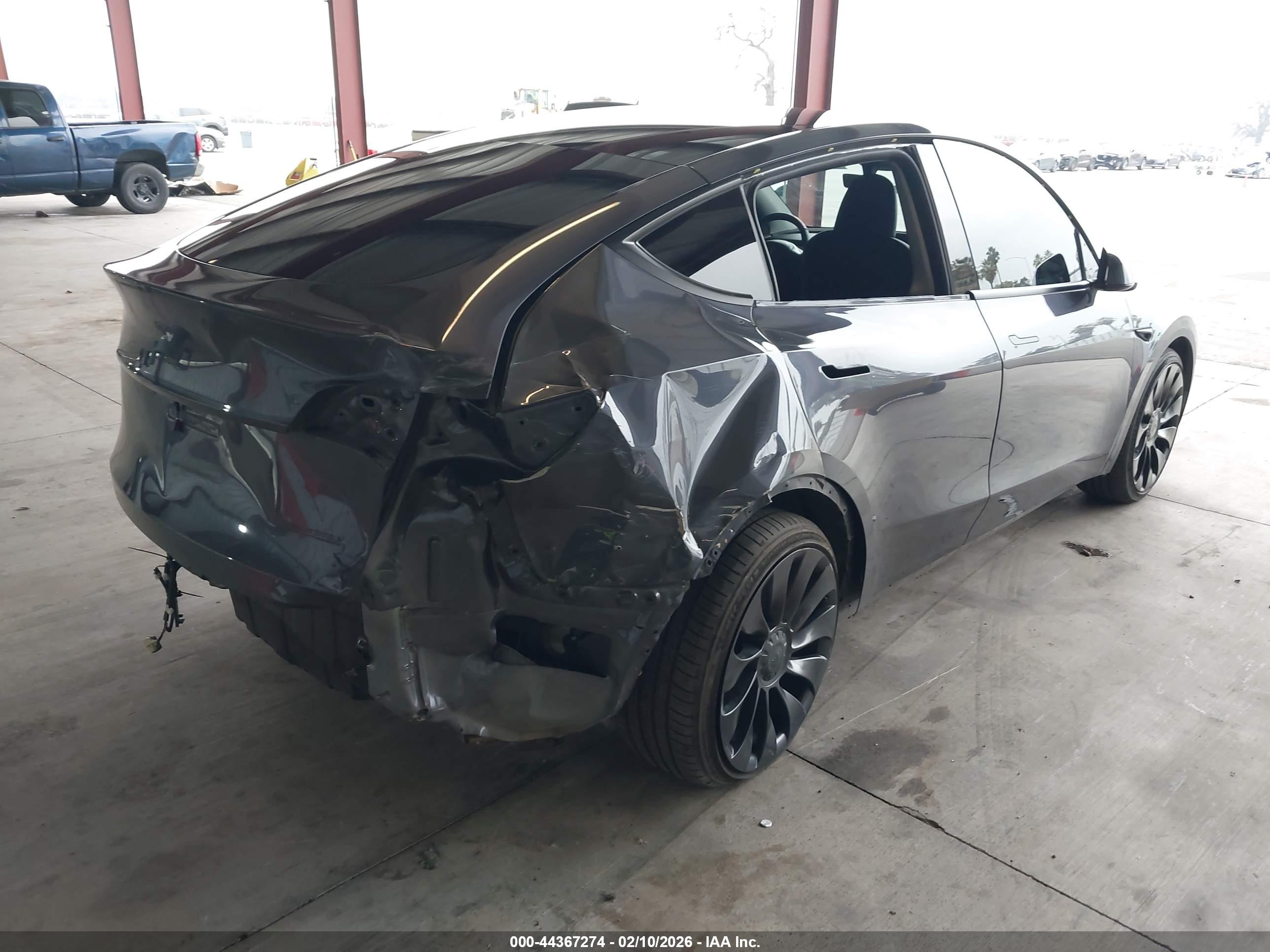 TESLA MODEL image 4