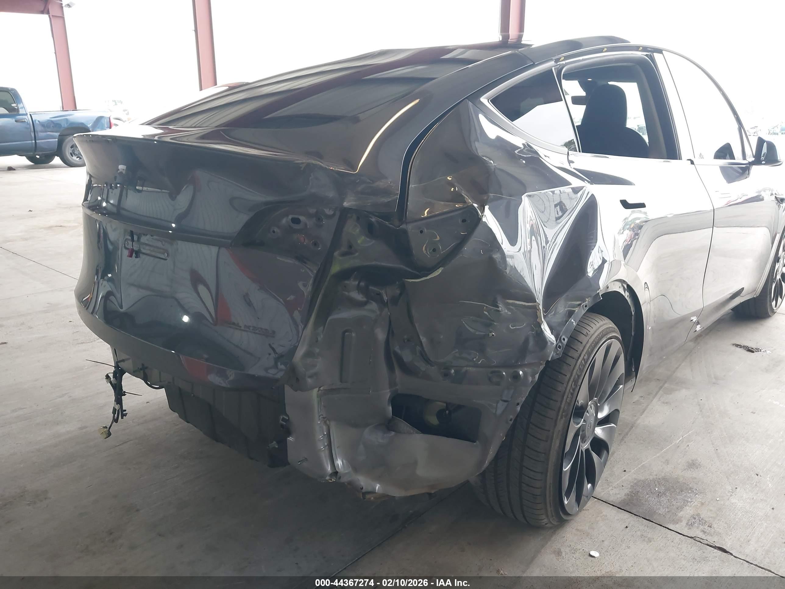TESLA MODEL image 6