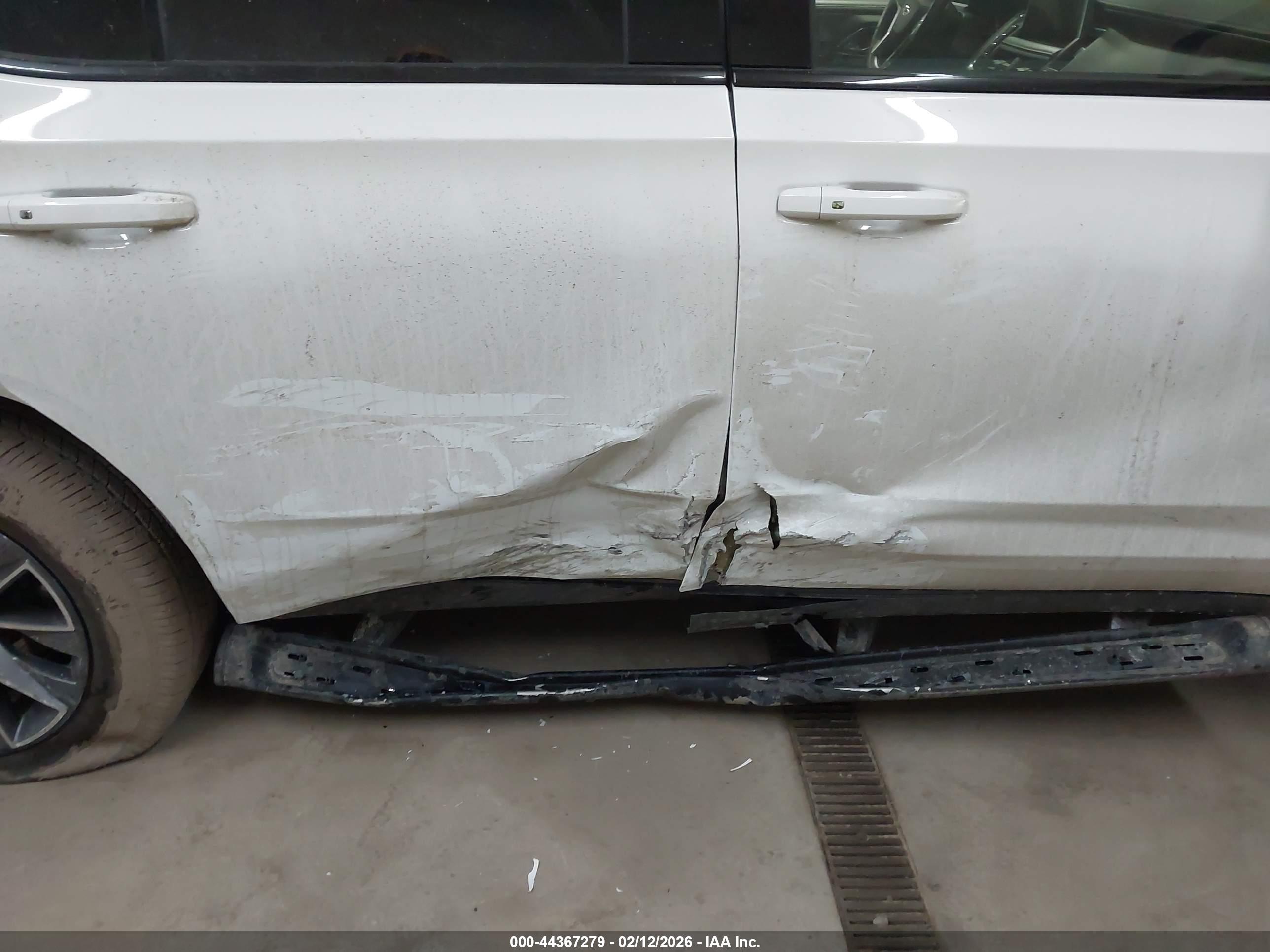 CHEVROLET TAHOE image 6