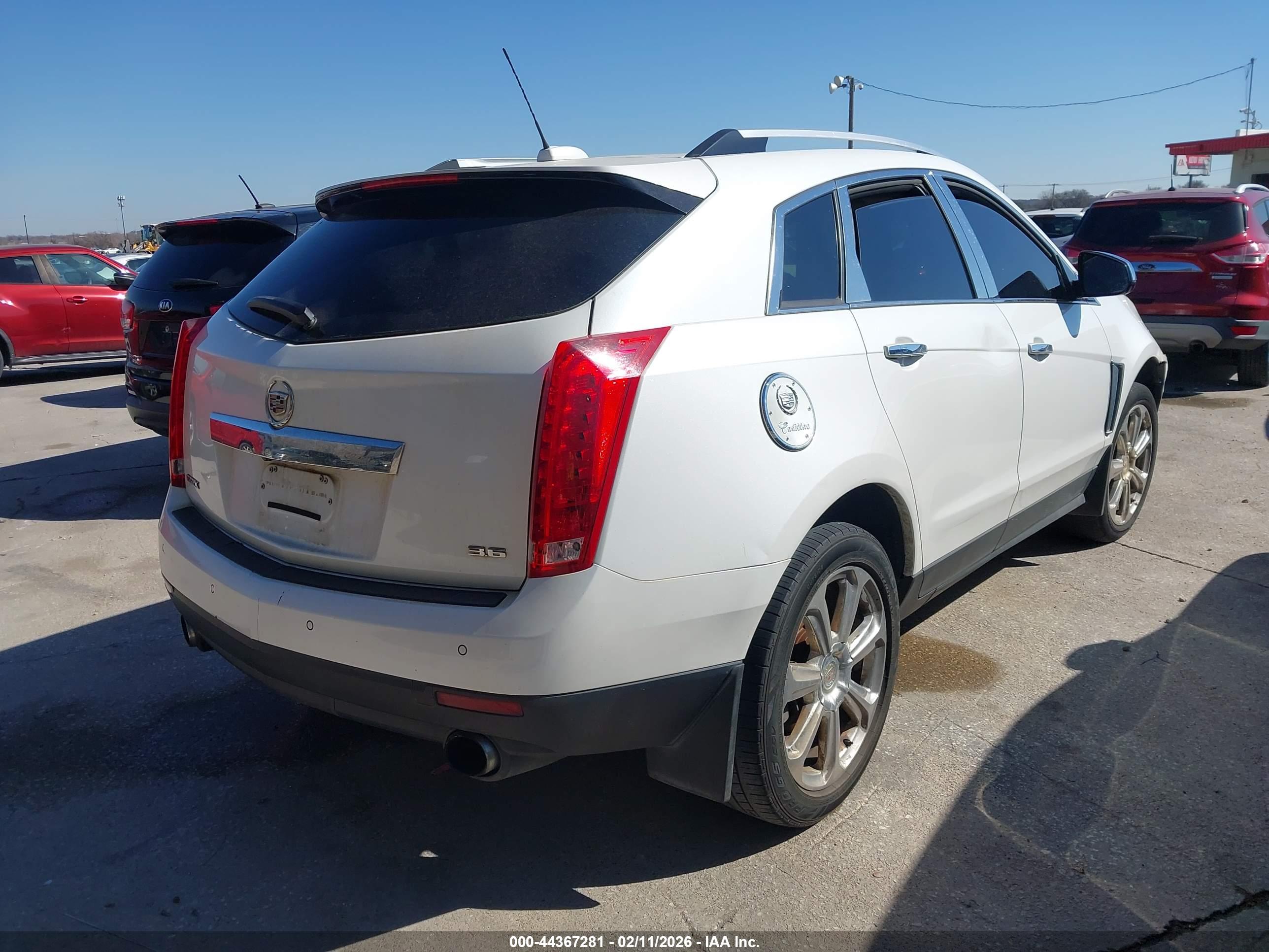 CADILLAC SRX image 4