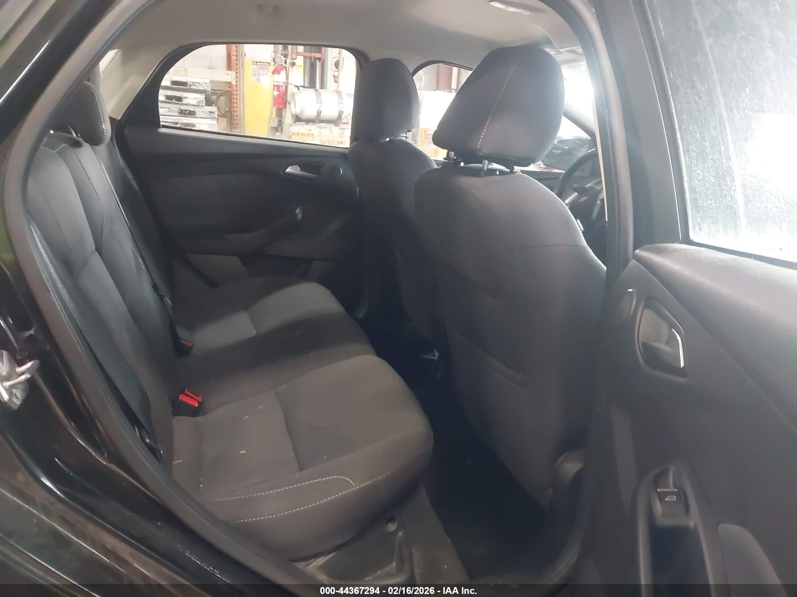 FORD FOCUS image 8
