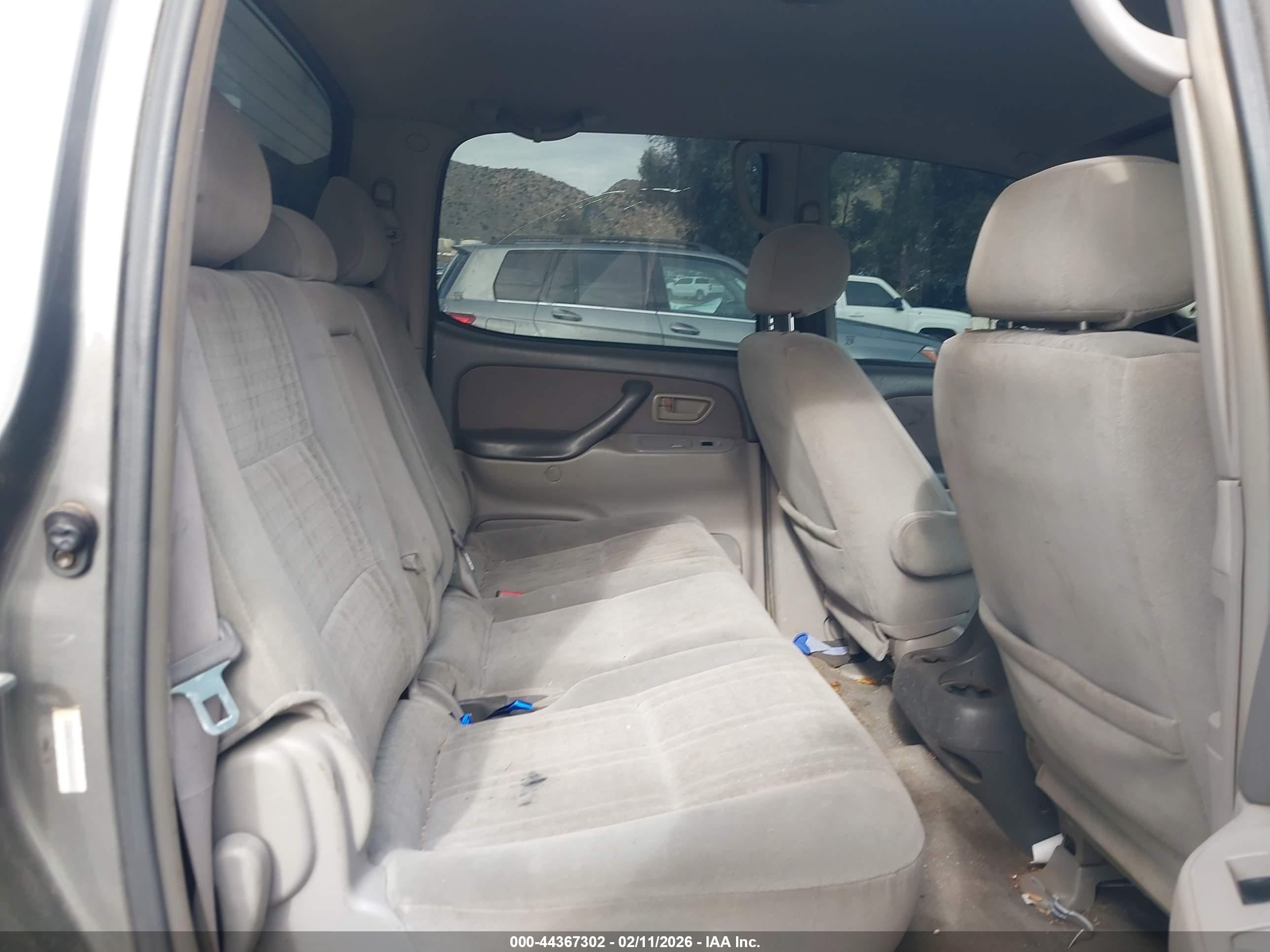 TOYOTA TUNDRA image 8