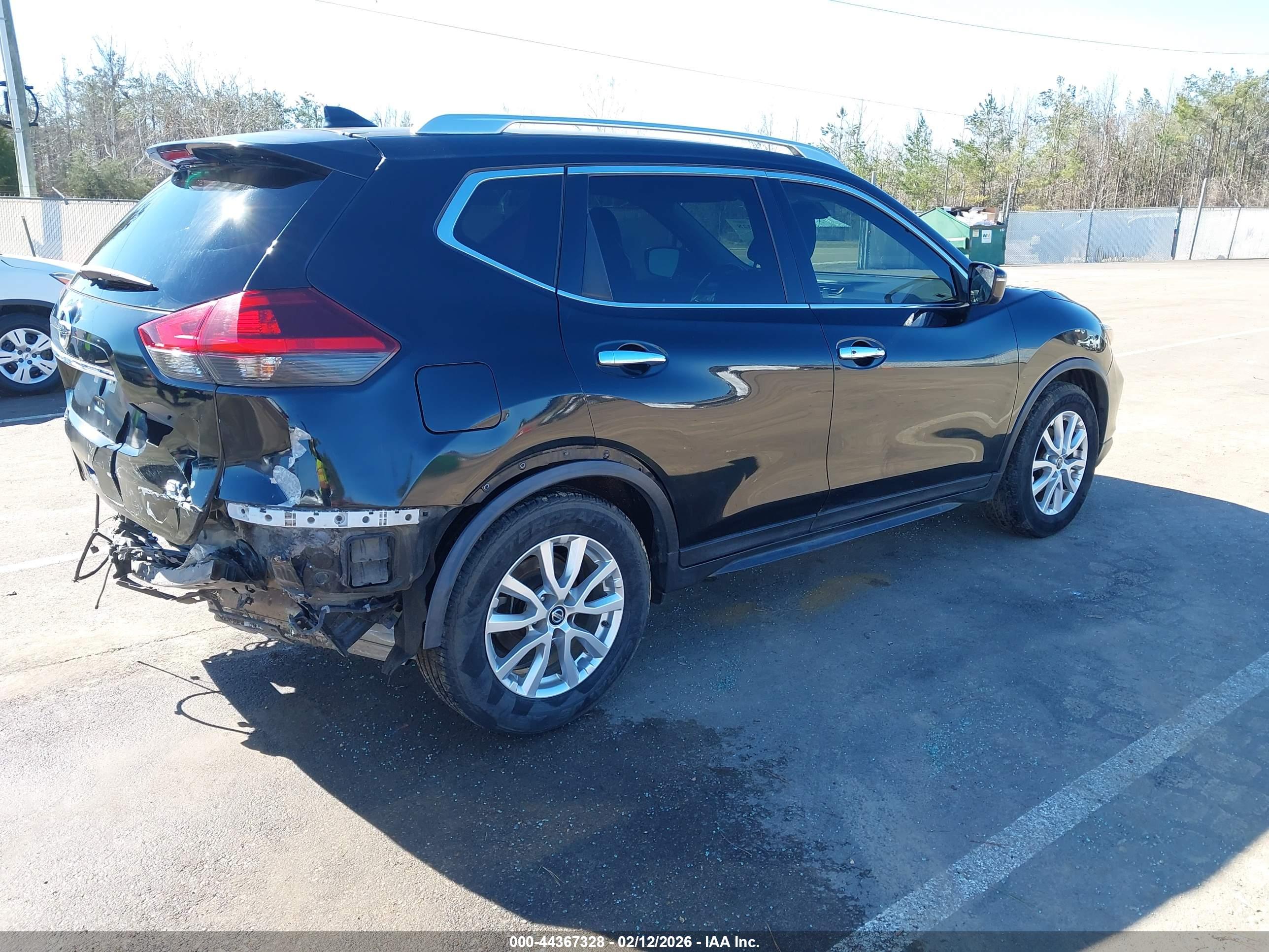 NISSAN ROGUE image 4