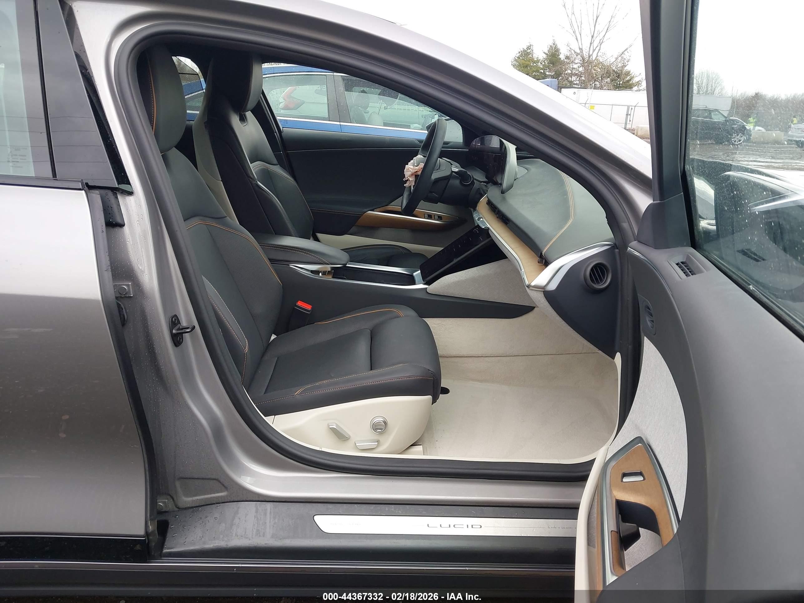 LUCID AIR image 5