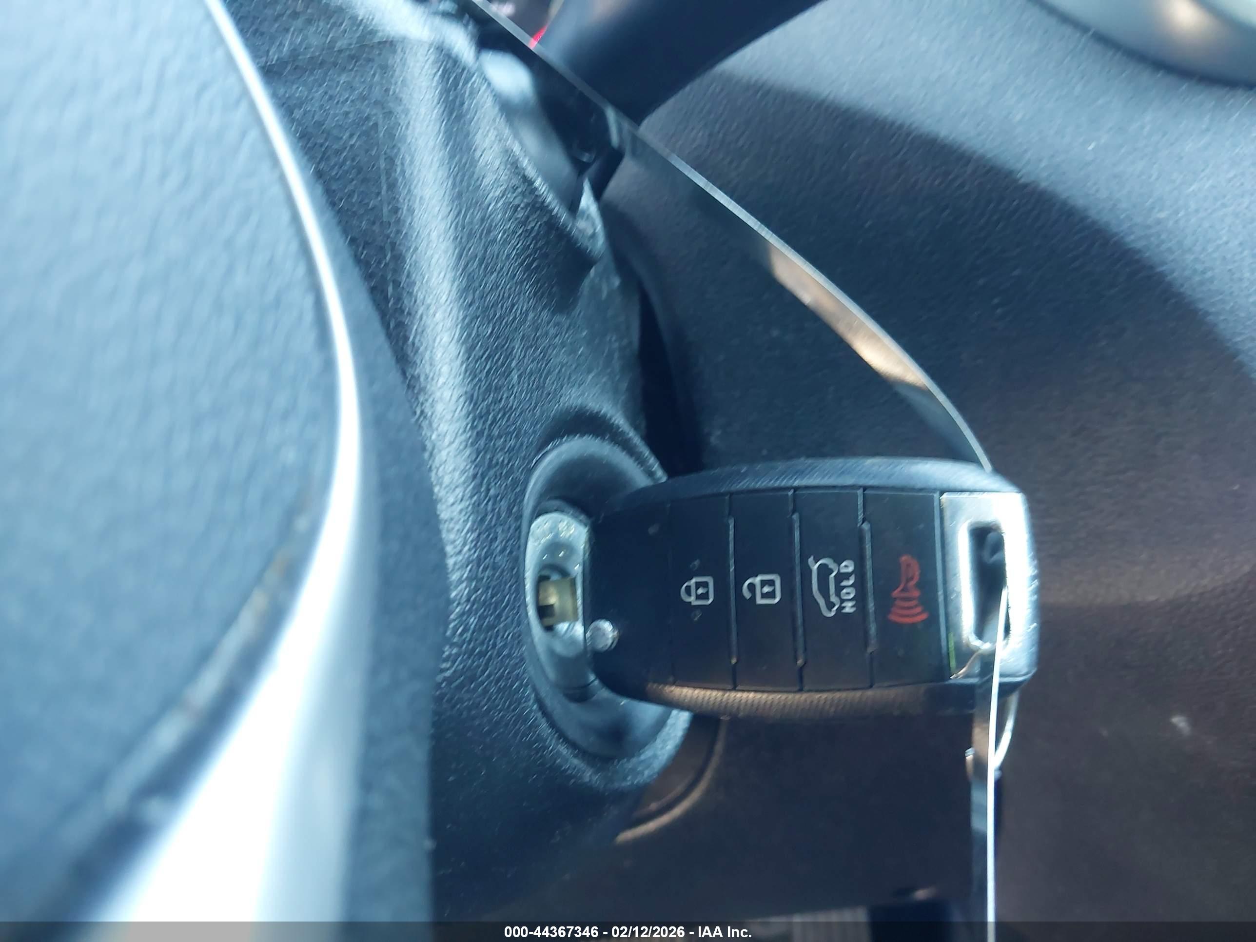 KIA SORENTO image 11