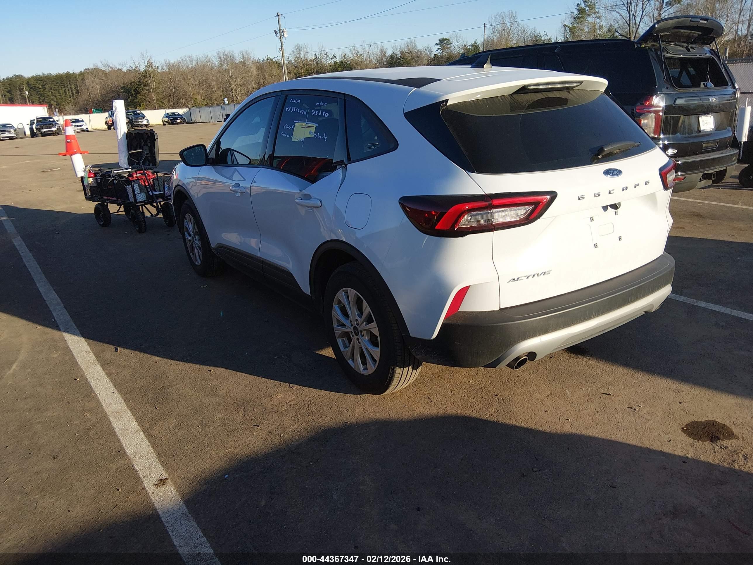 FORD ESCAPE image 3