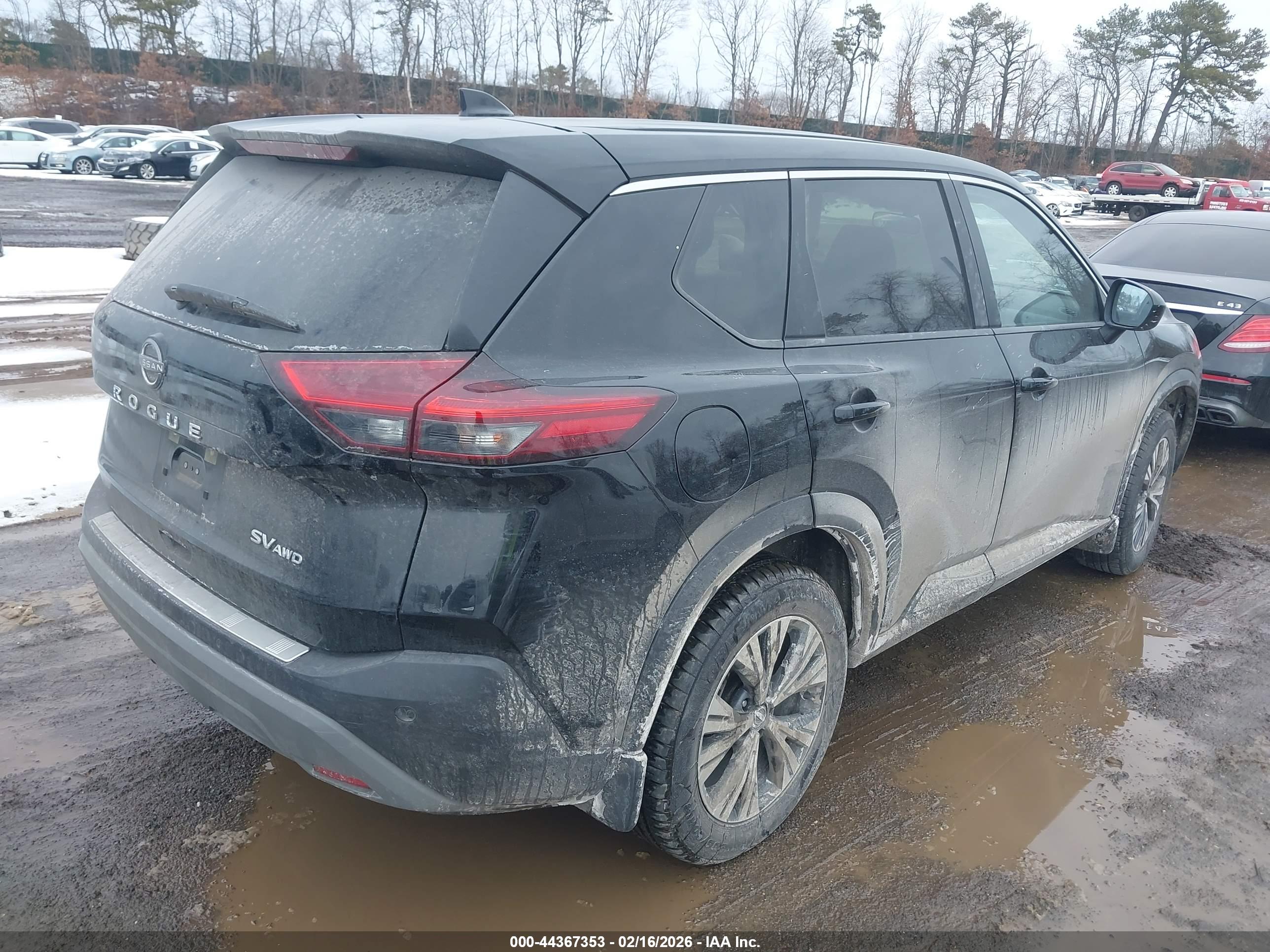 NISSAN ROGUE image 4