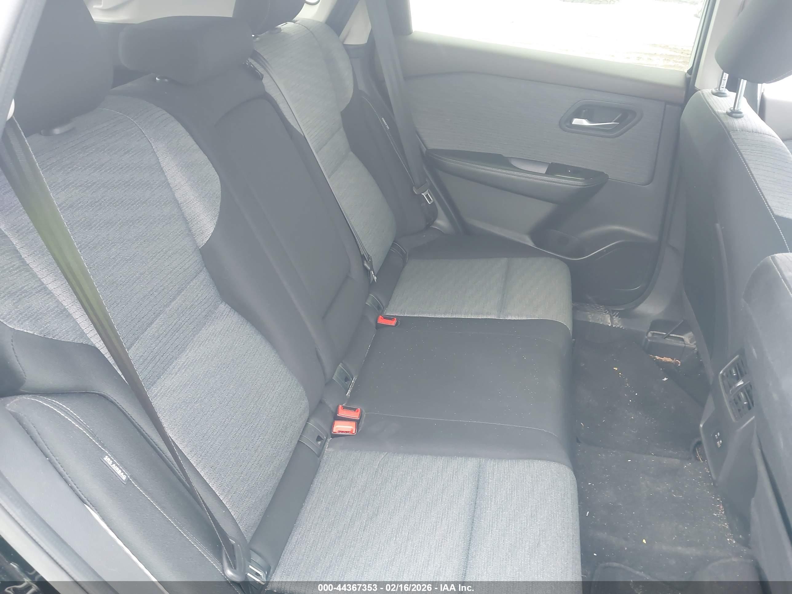 NISSAN ROGUE image 8