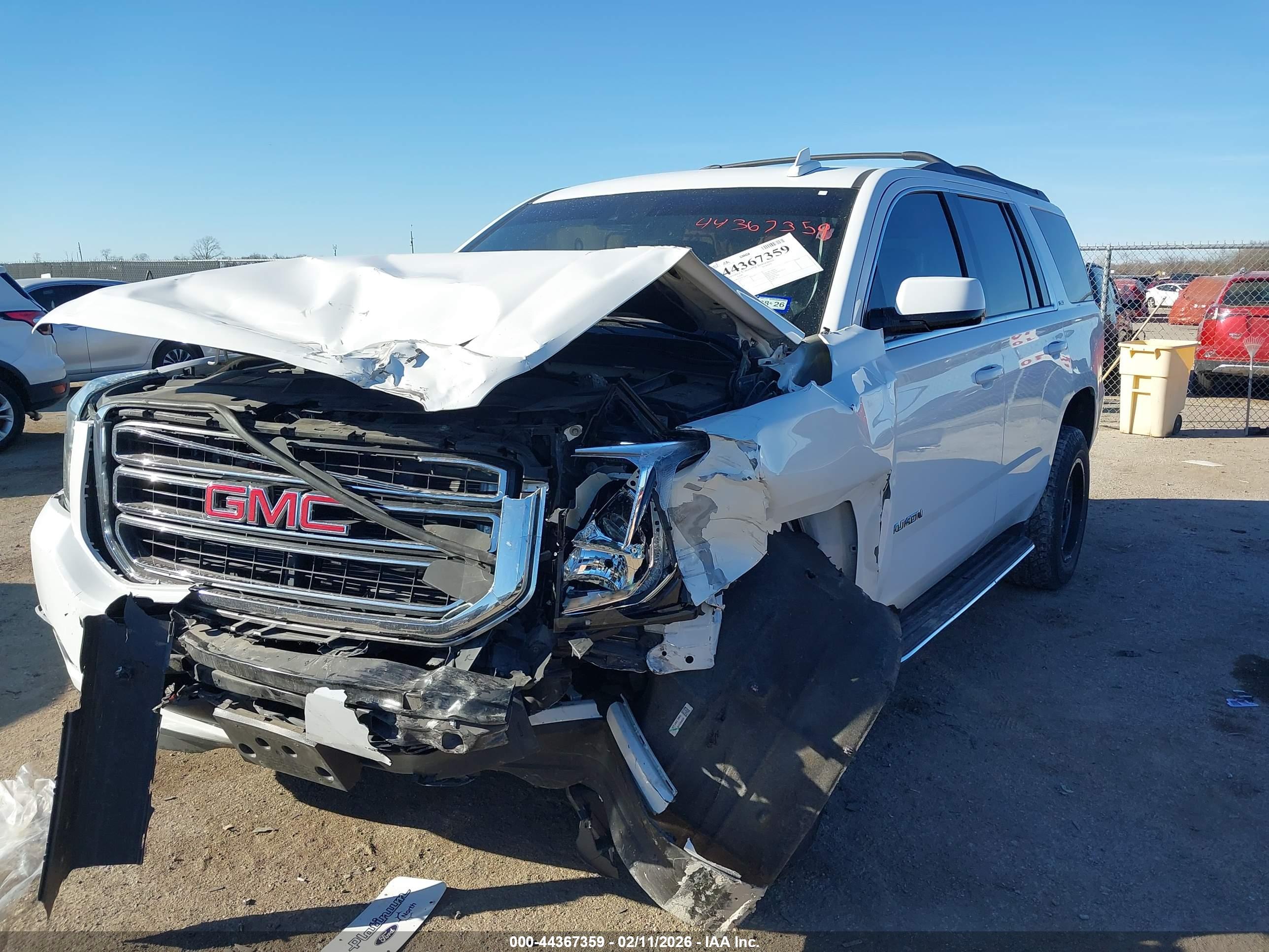 GMC YUKON image 2