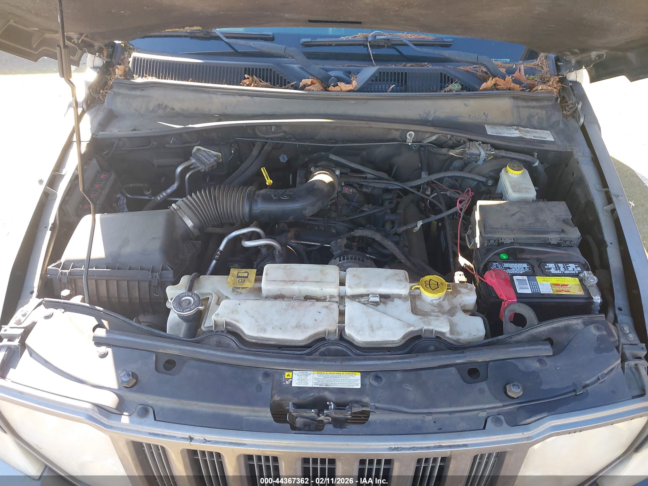 JEEP LIBERTY image 10