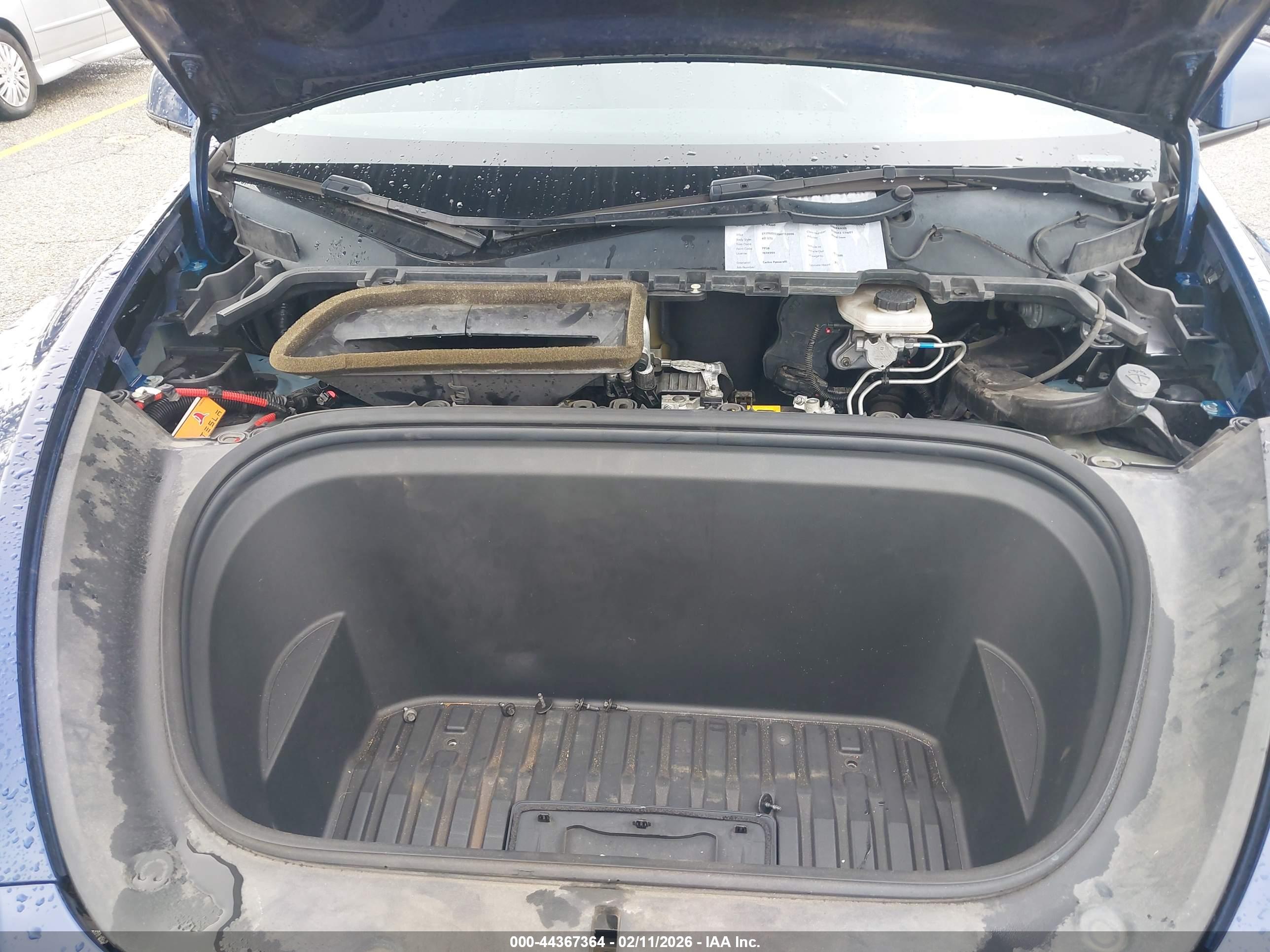 TESLA MODEL image 10