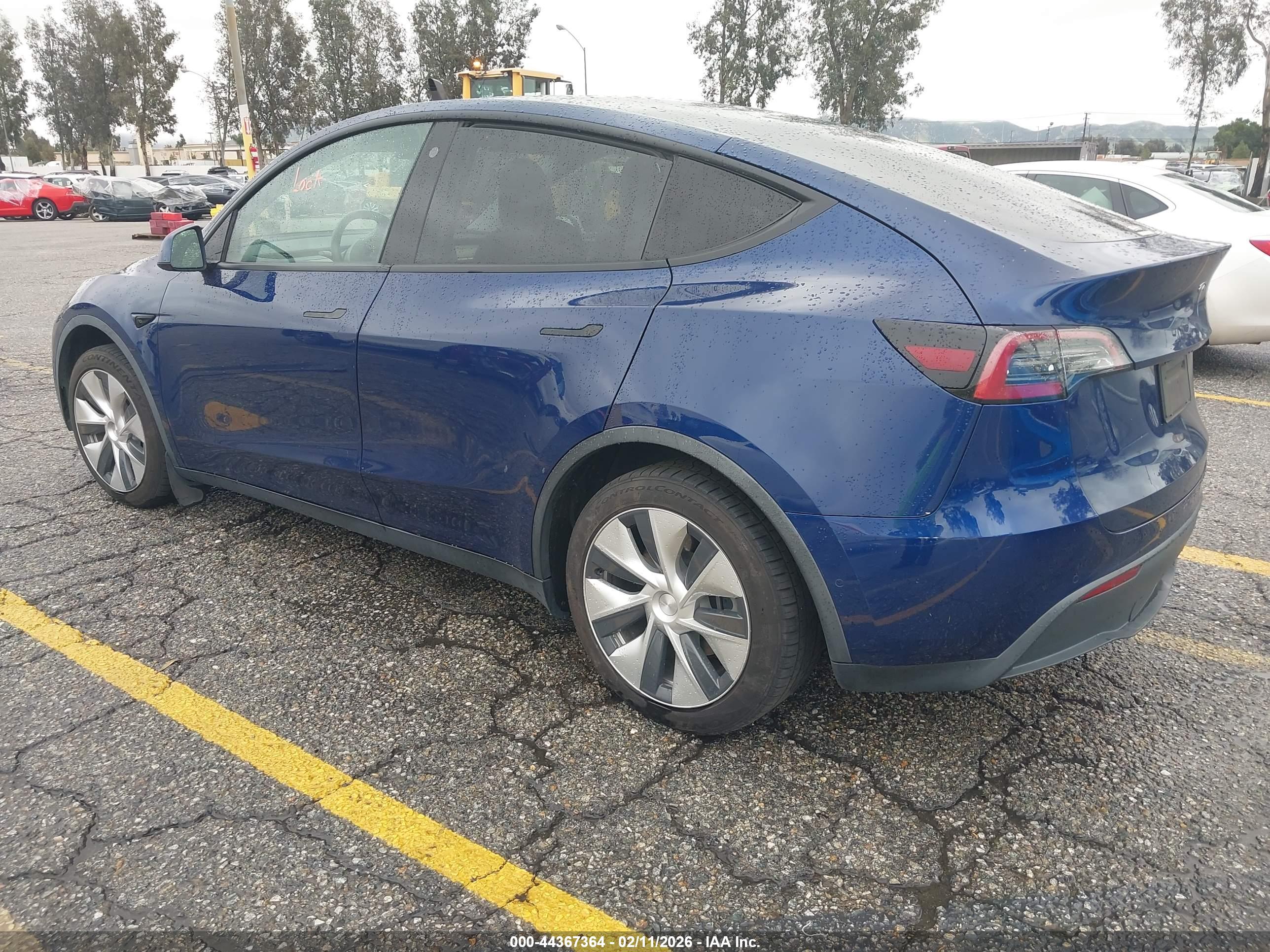 TESLA MODEL image 3