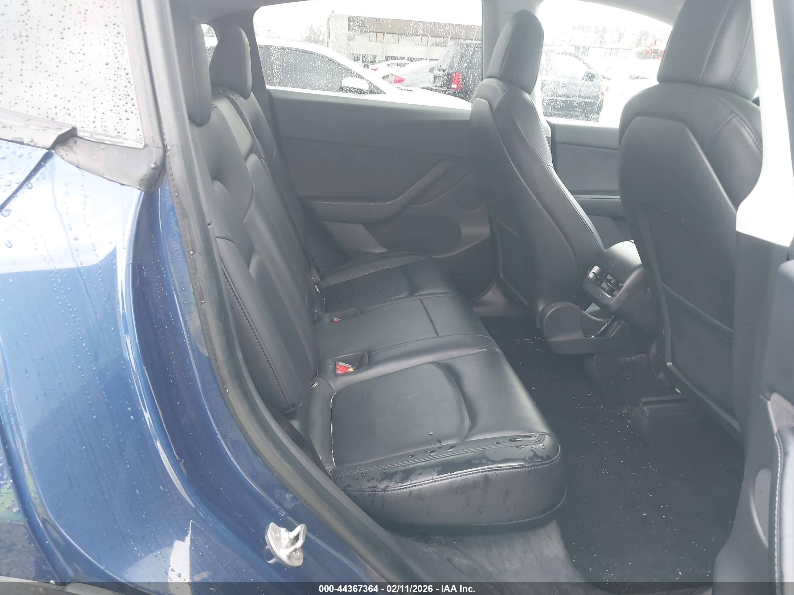 TESLA MODEL image 8