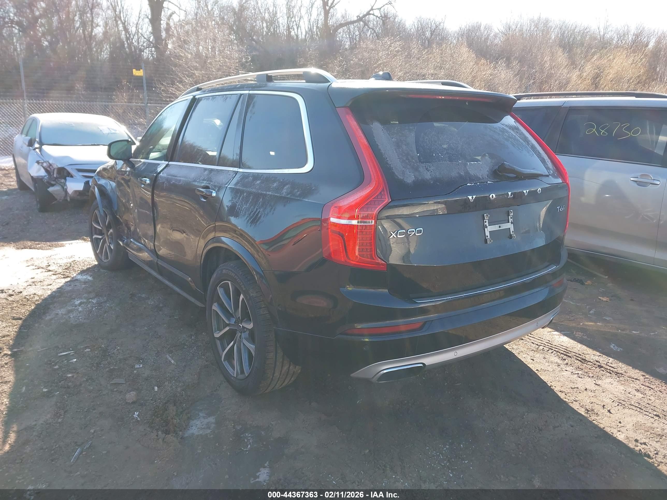 VOLVO XC90 image 3