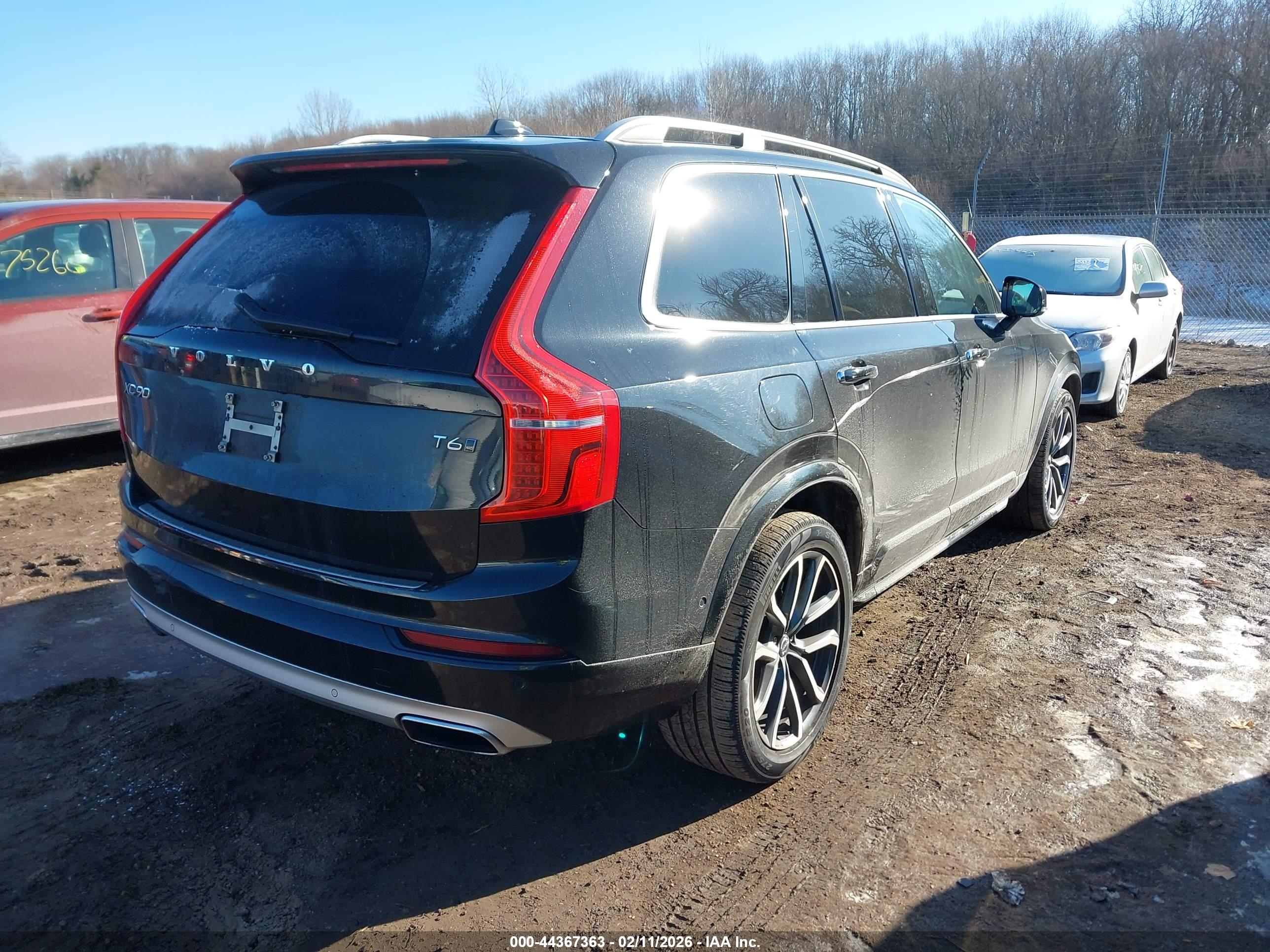 VOLVO XC90 image 4