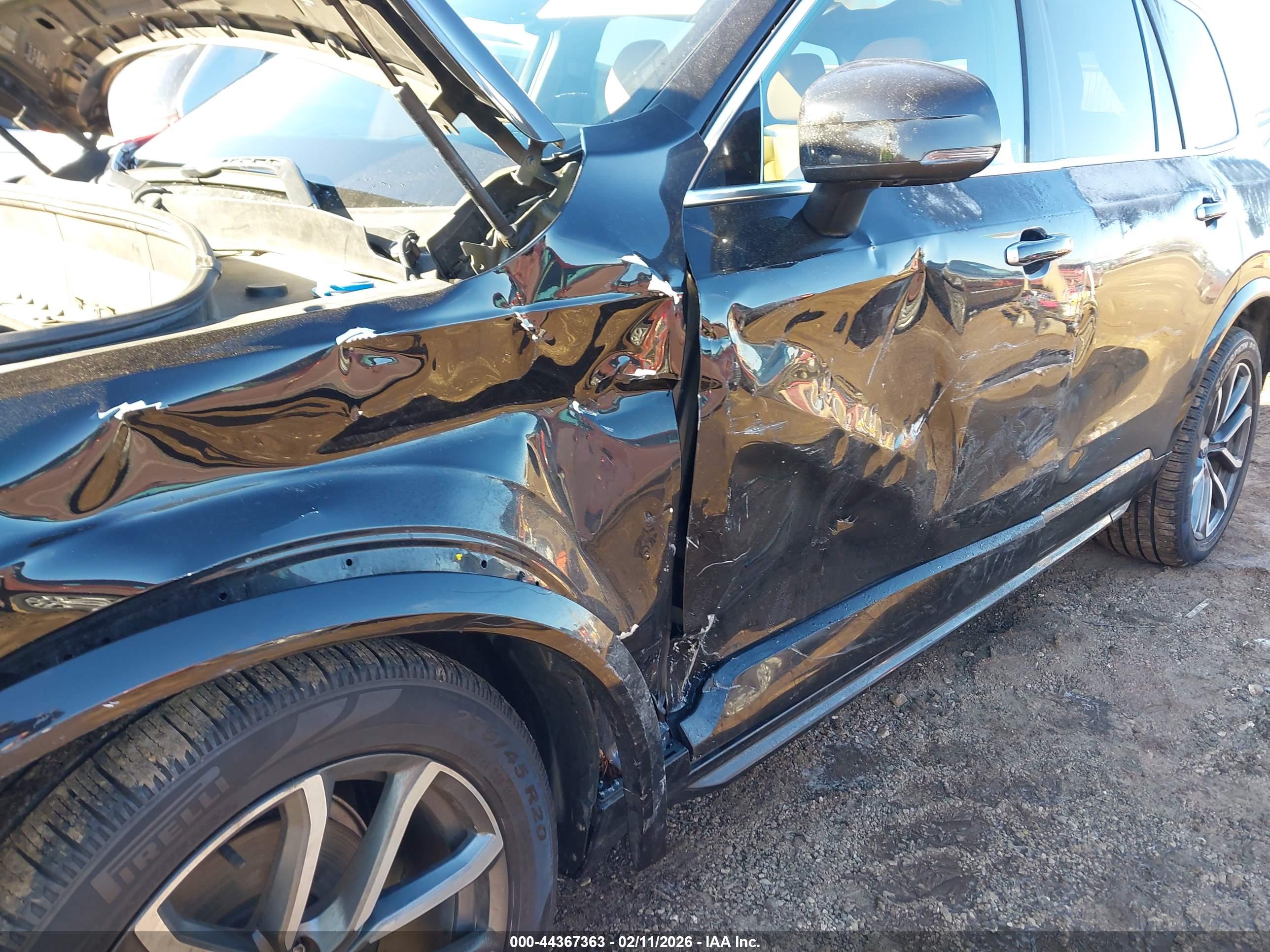 VOLVO XC90 image 6