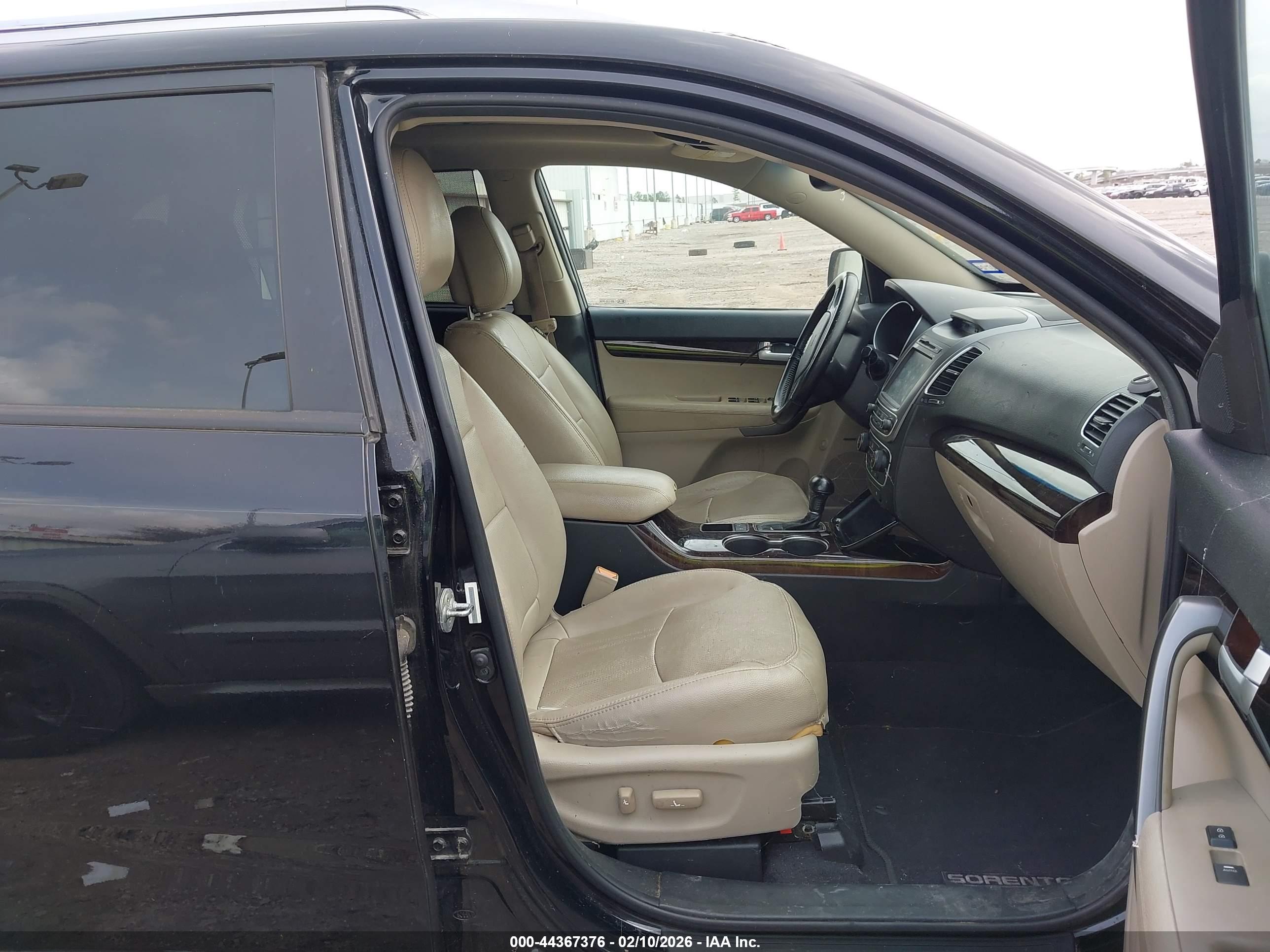 KIA SORENTO image 5