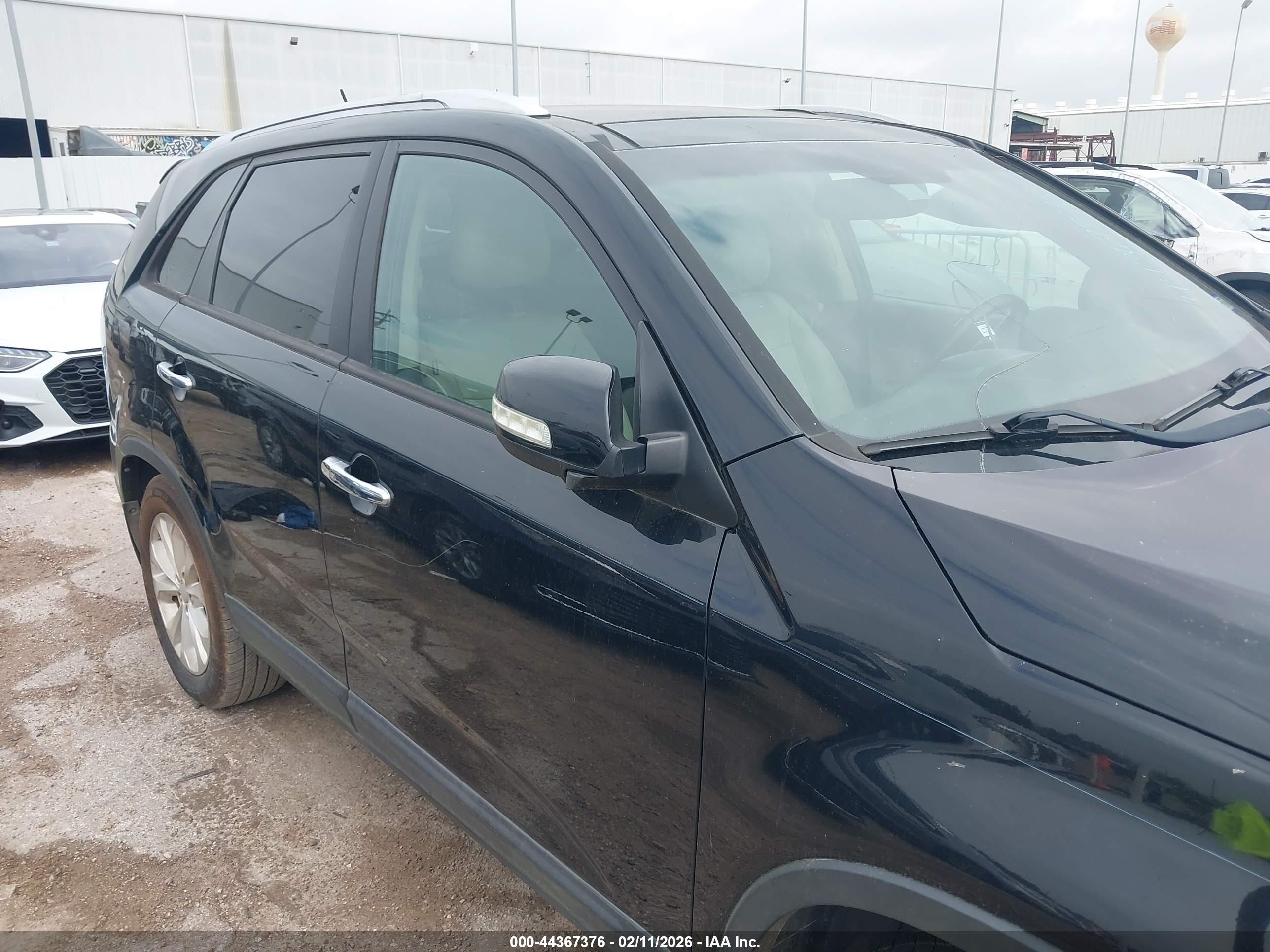 KIA SORENTO image 6