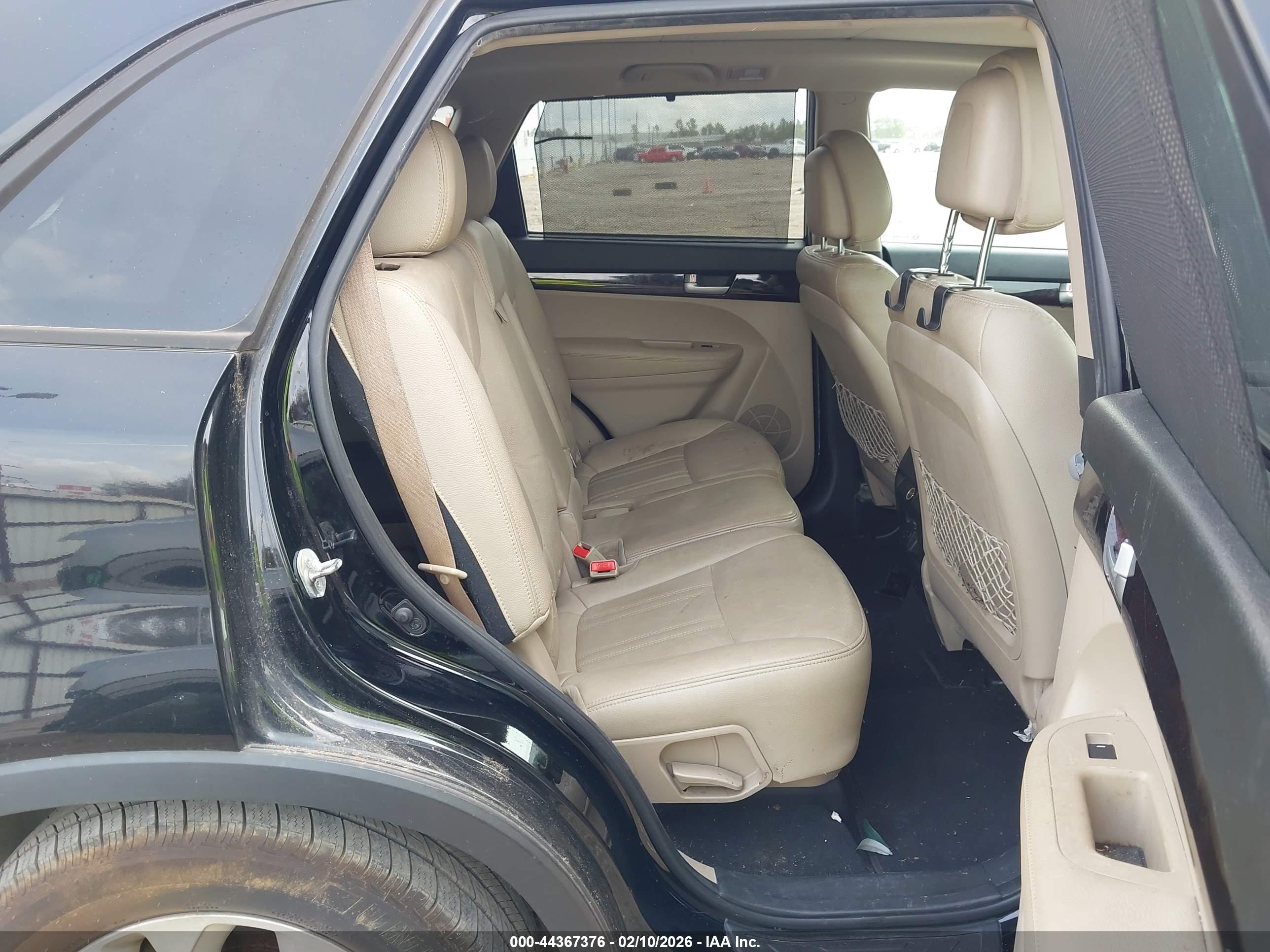 KIA SORENTO image 8