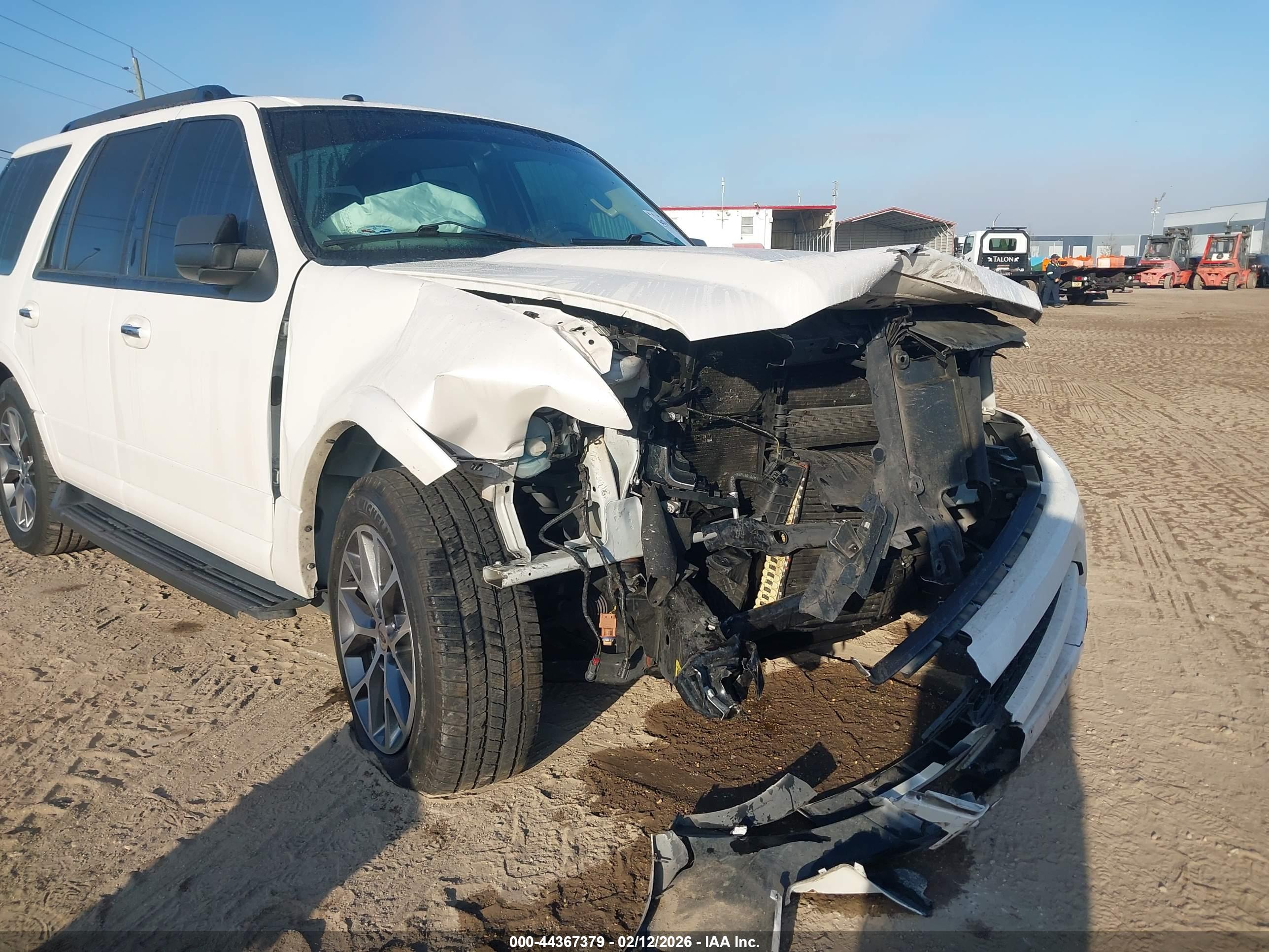 FORD EXPEDITION image 6