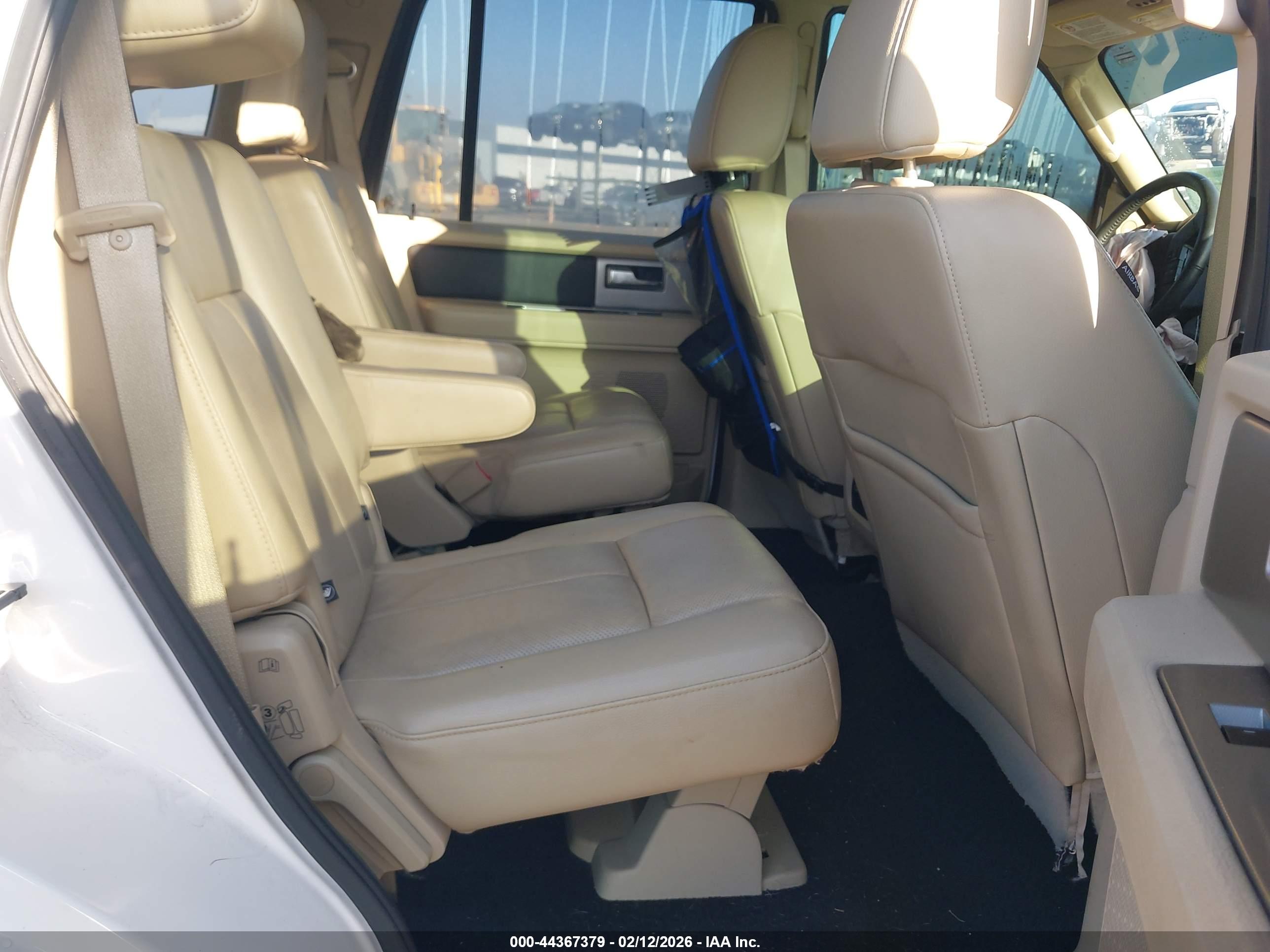 FORD EXPEDITION image 8