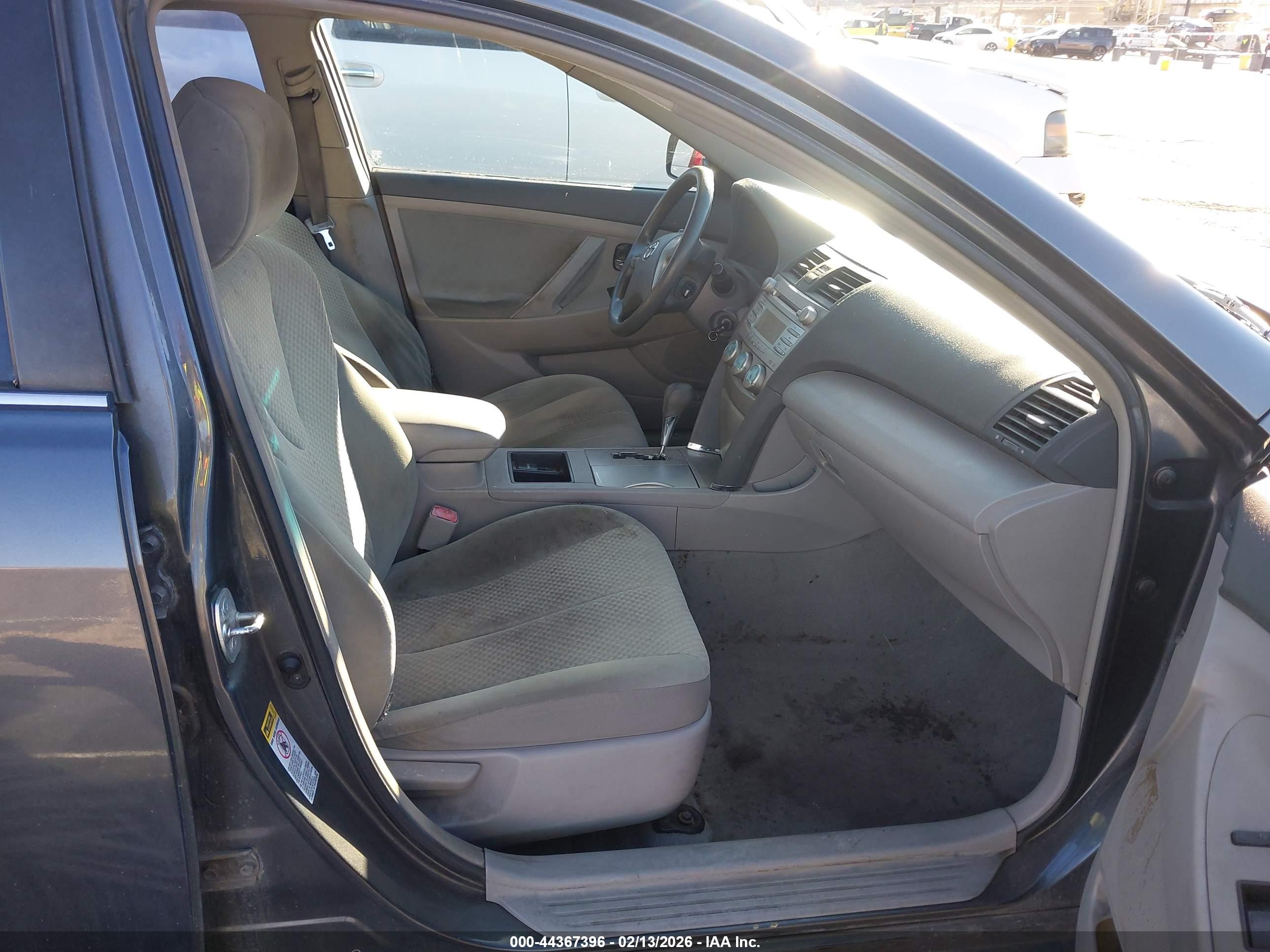 TOYOTA CAMRY image 5