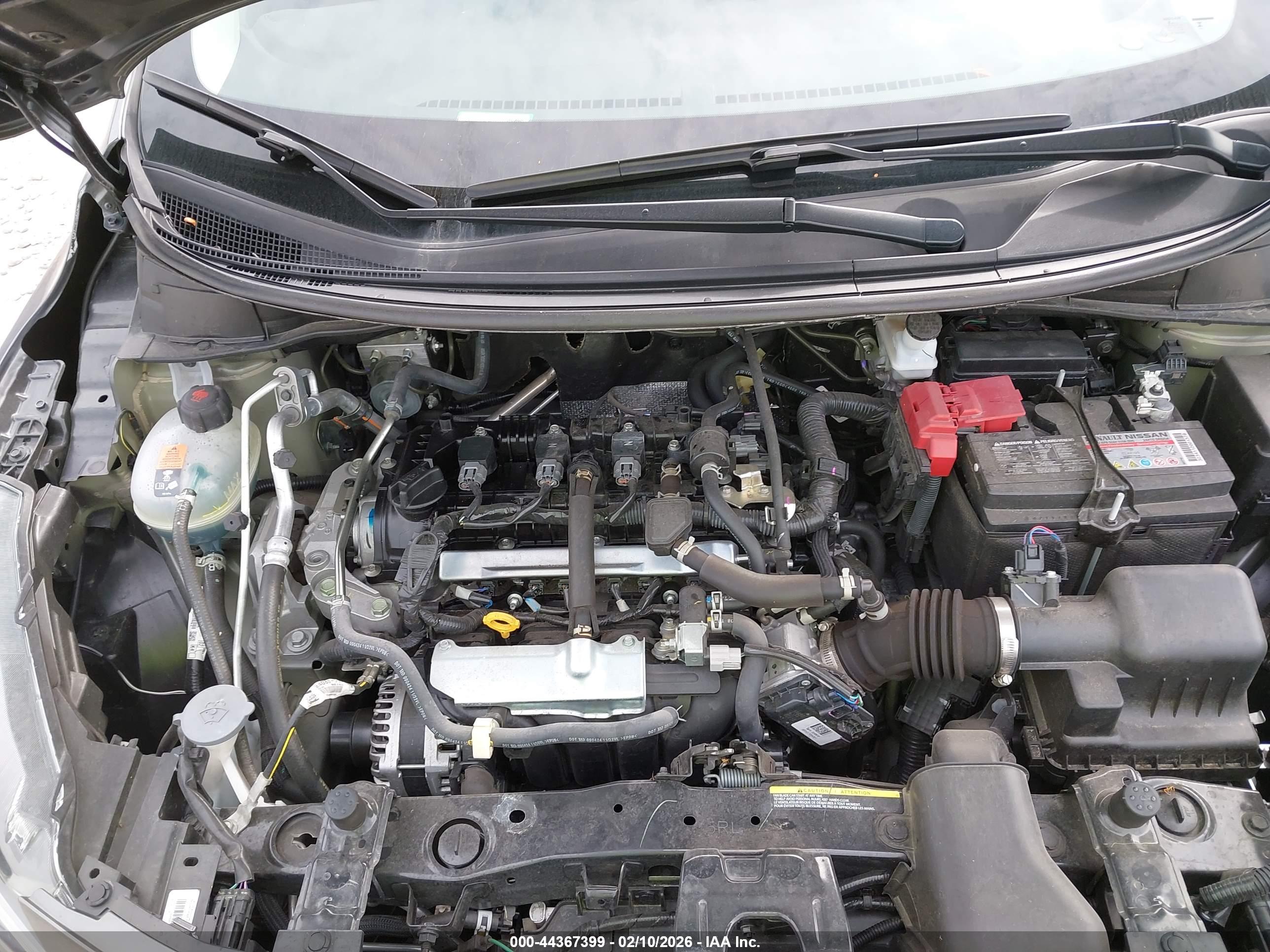 NISSAN VERSA image 10