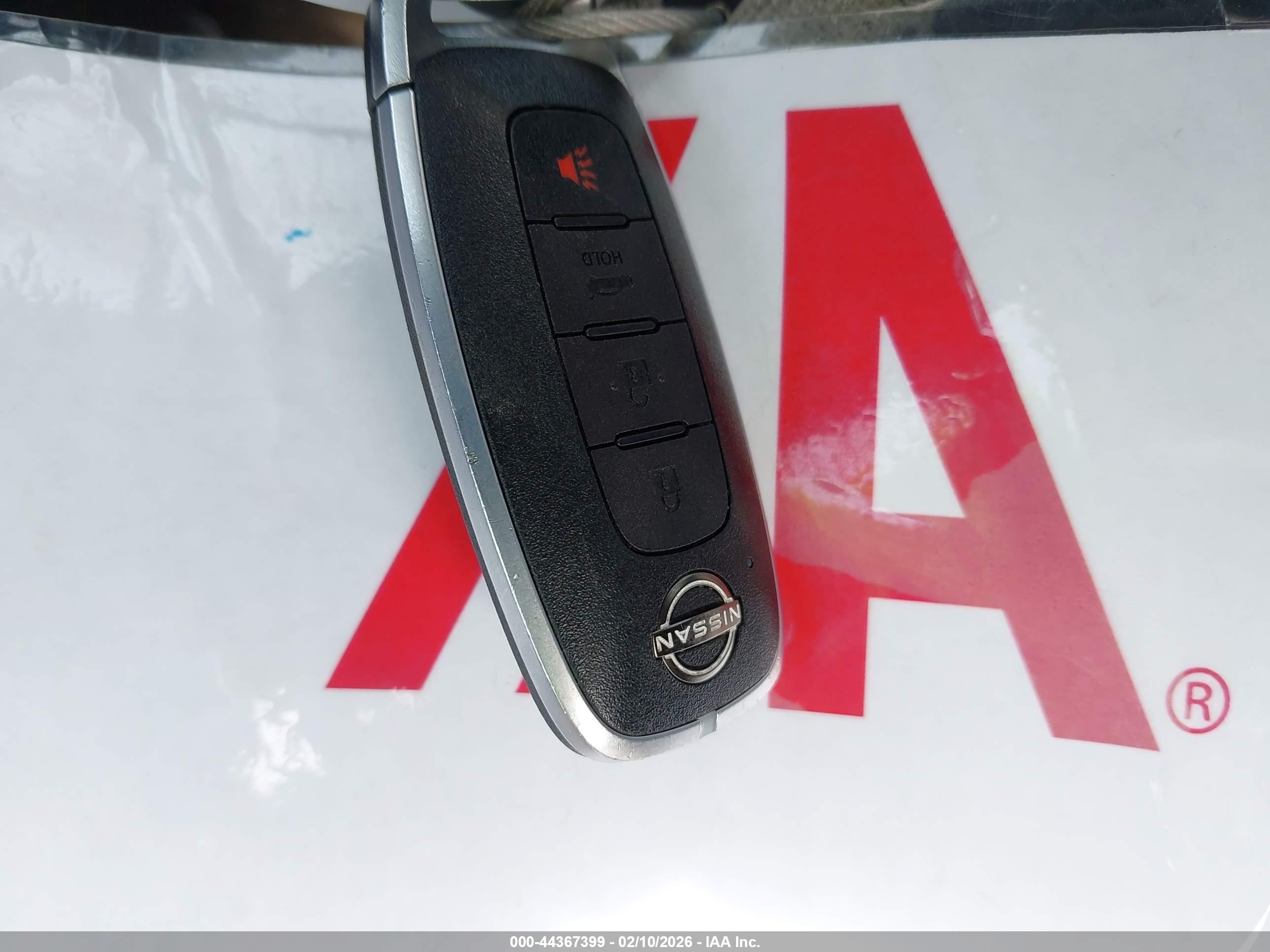 NISSAN VERSA image 11