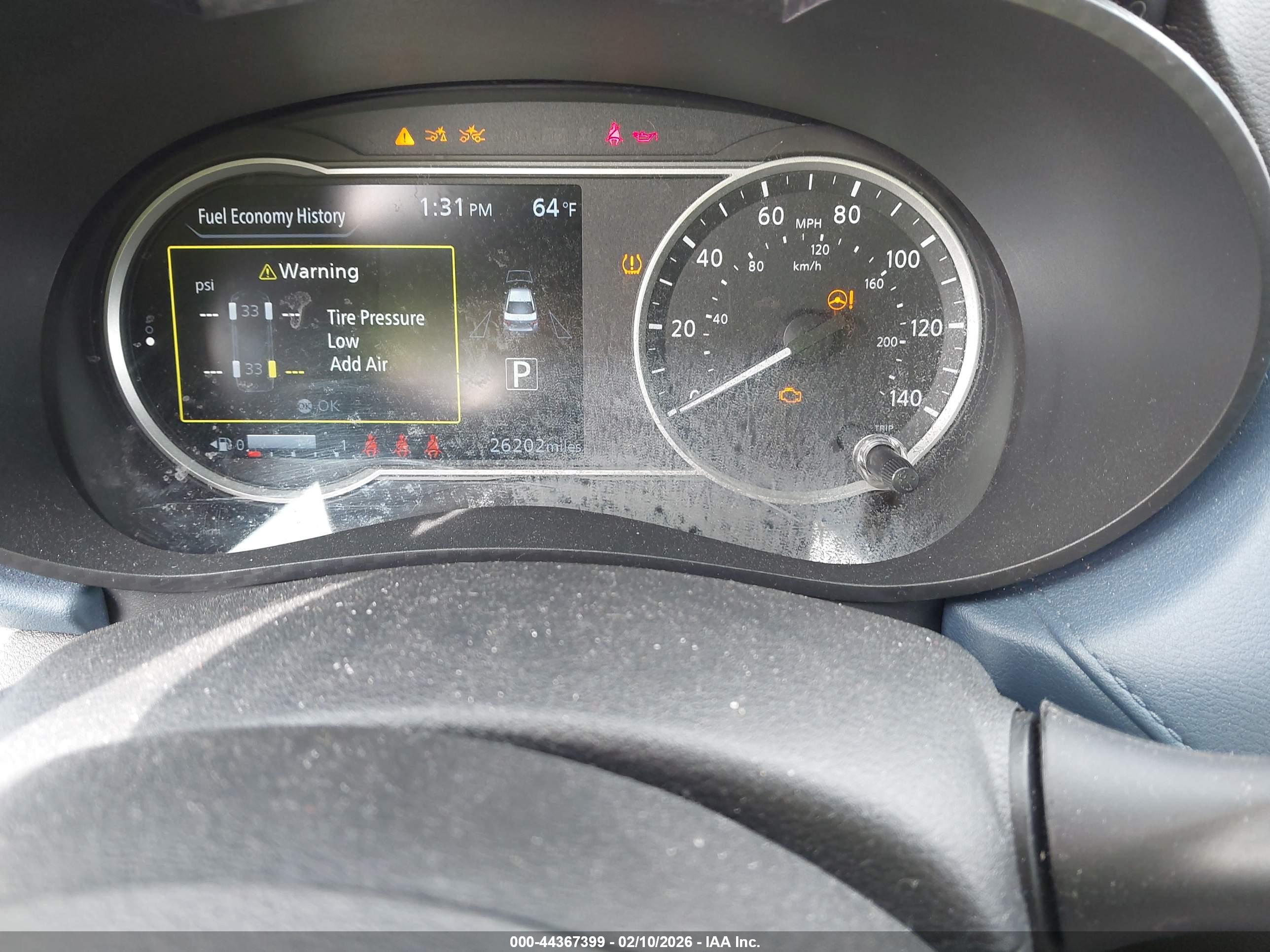 NISSAN VERSA image 7
