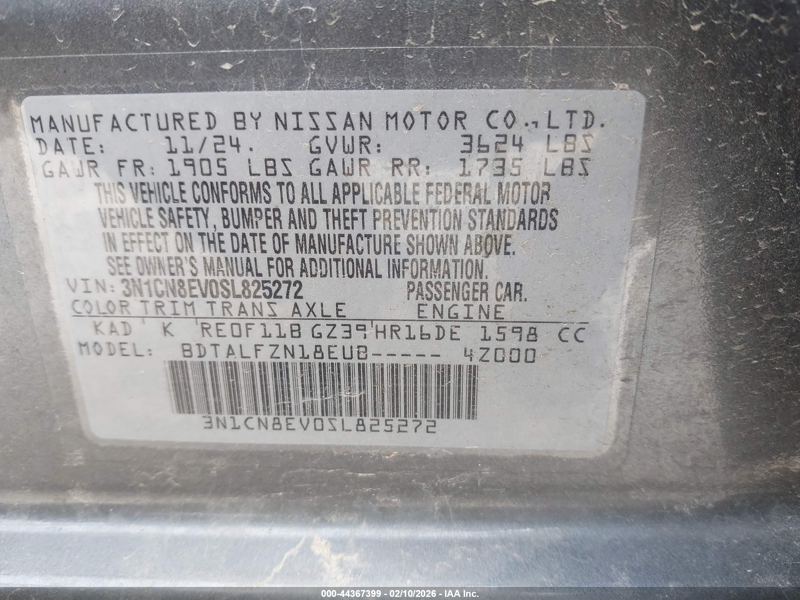 NISSAN VERSA image 9