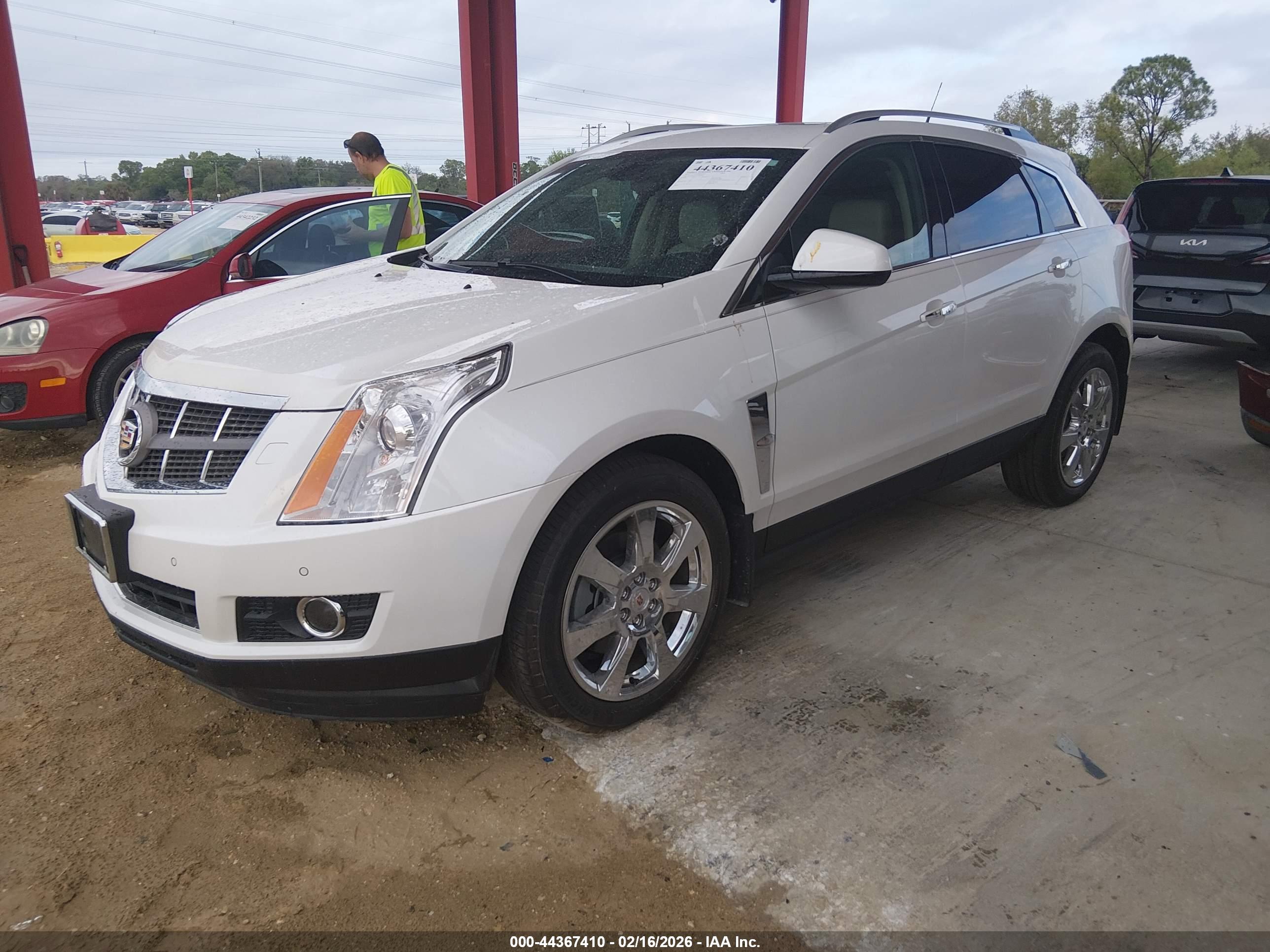 CADILLAC SRX image 2