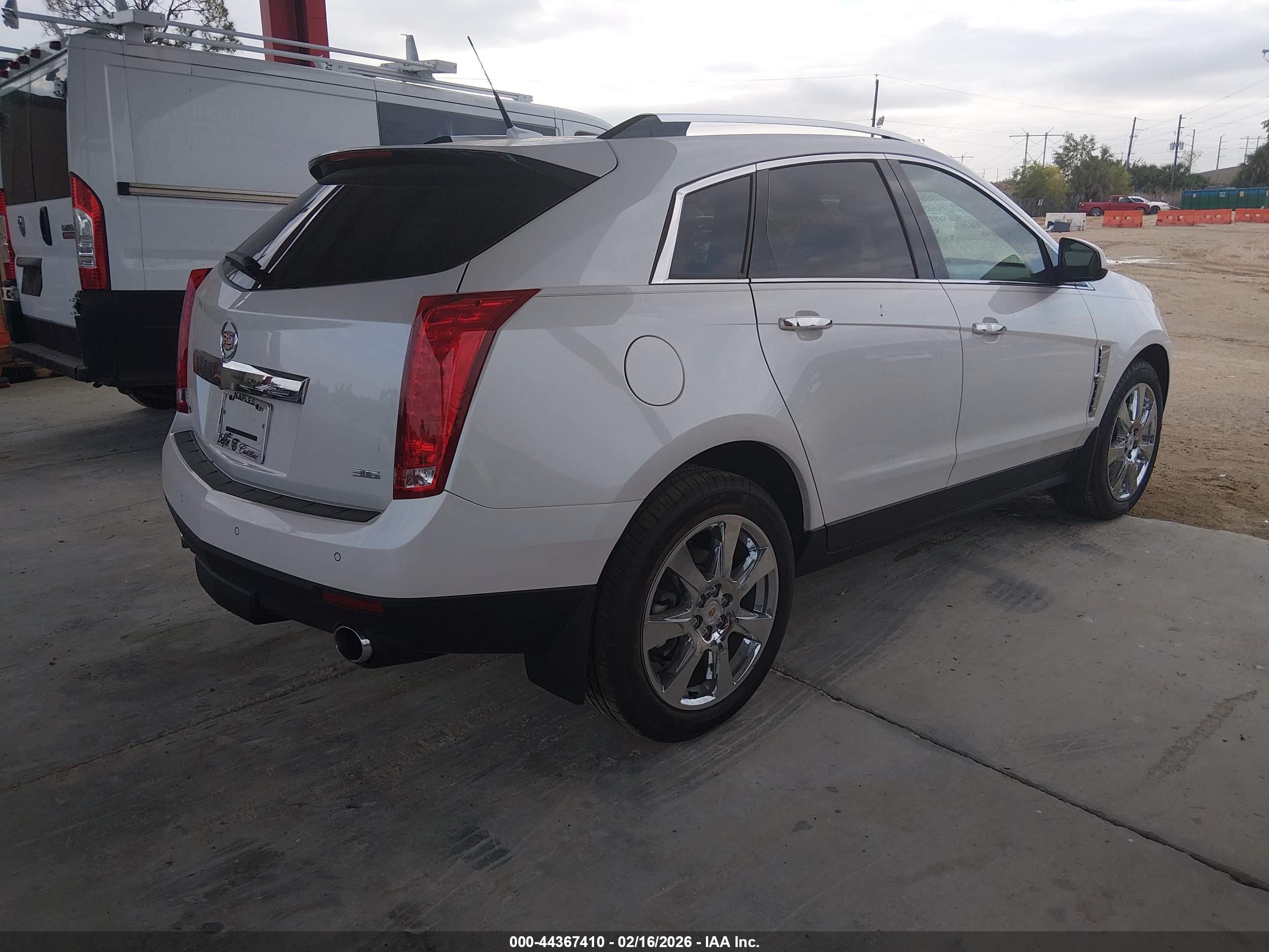 CADILLAC SRX image 4
