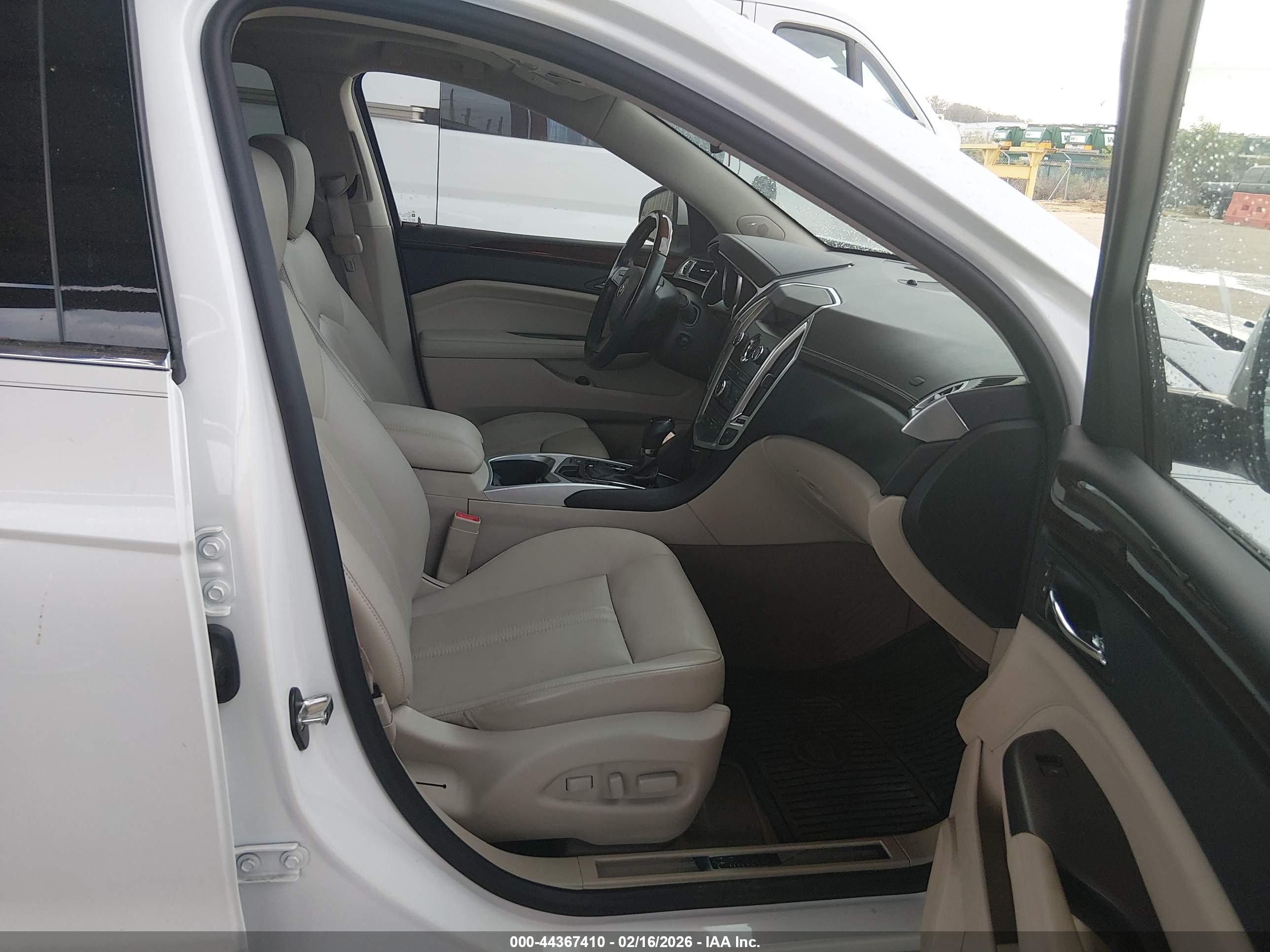 CADILLAC SRX image 5