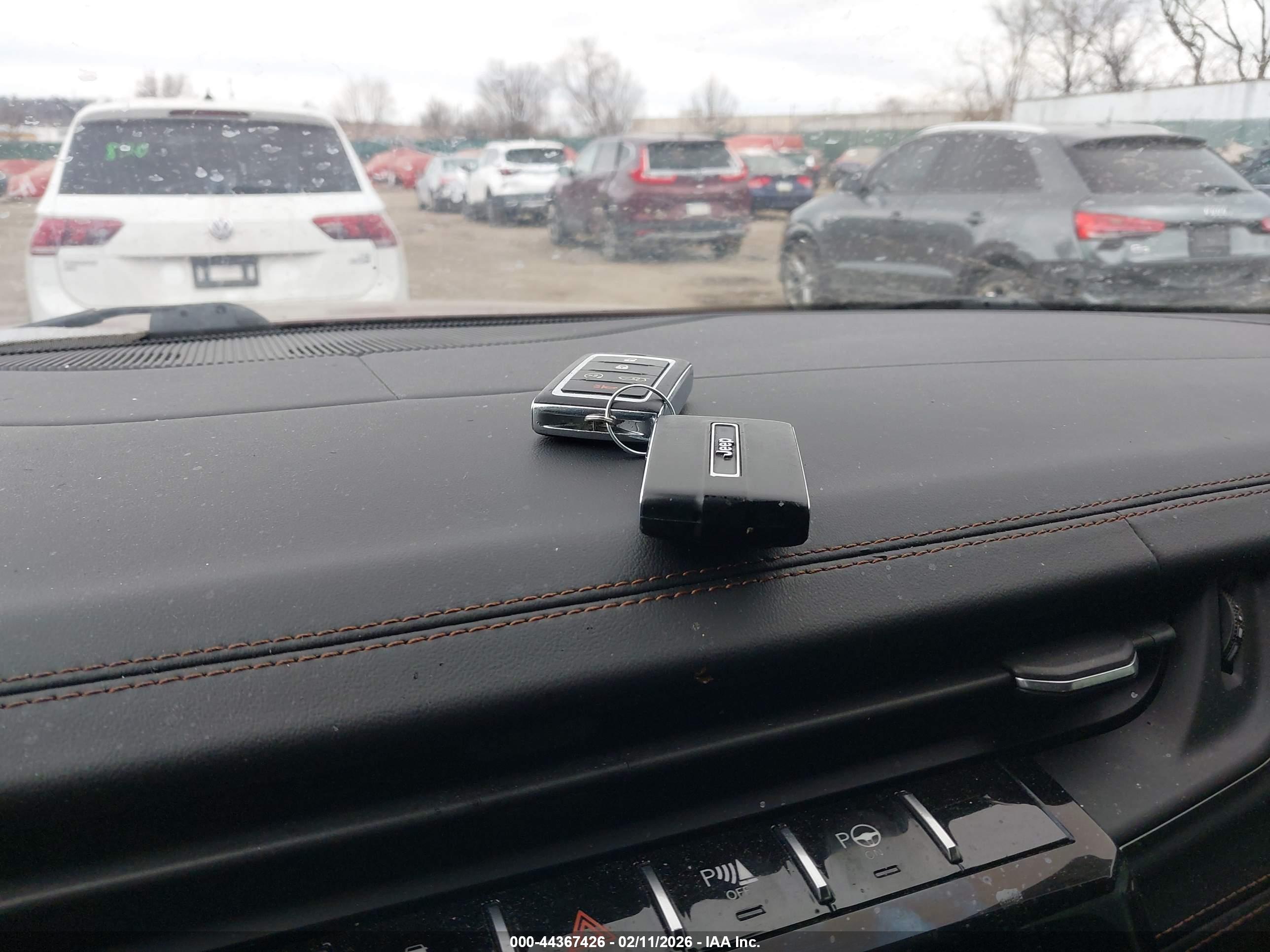 JEEP GRAND image 11