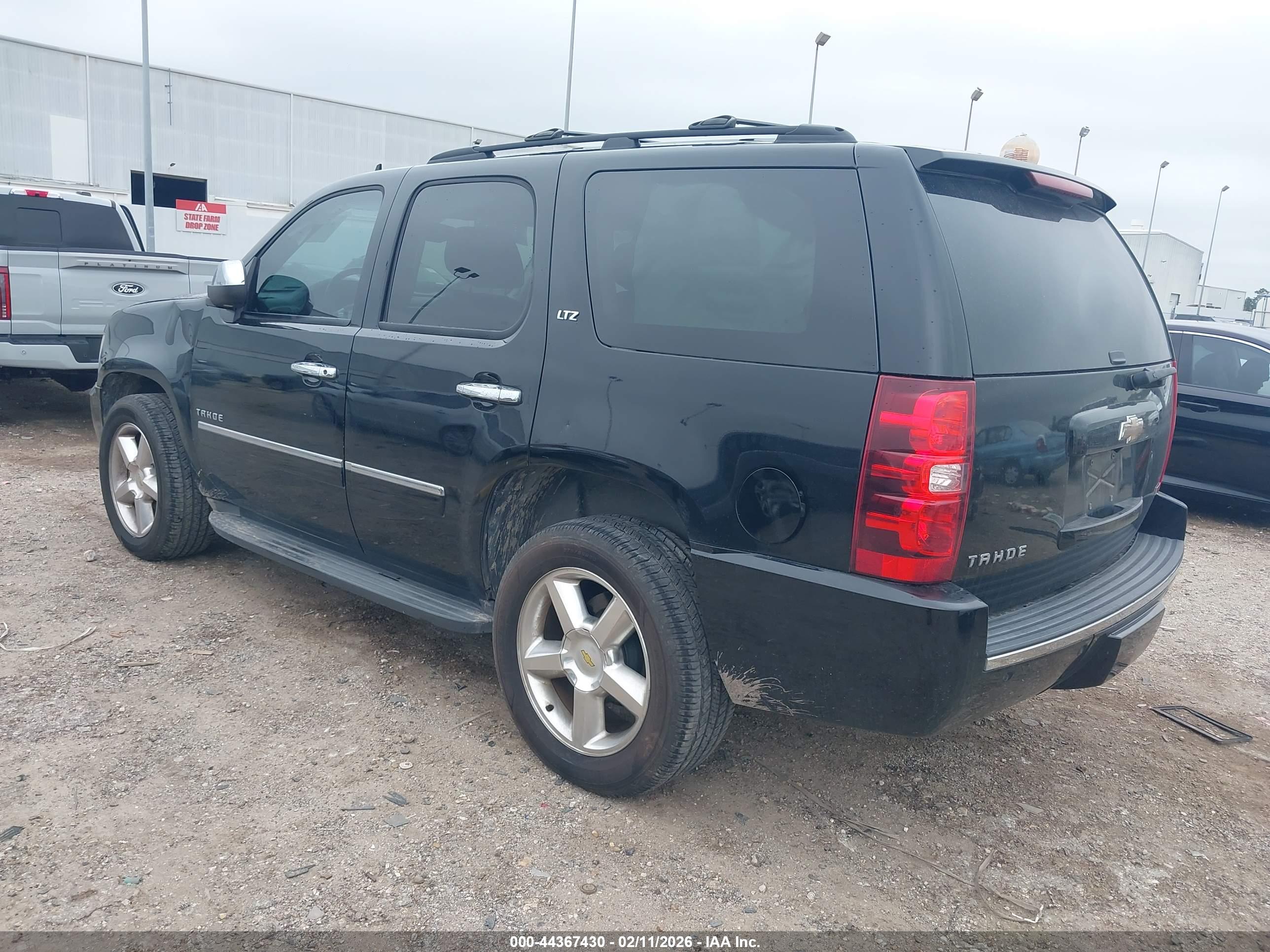 CHEVROLET TAHOE image 3