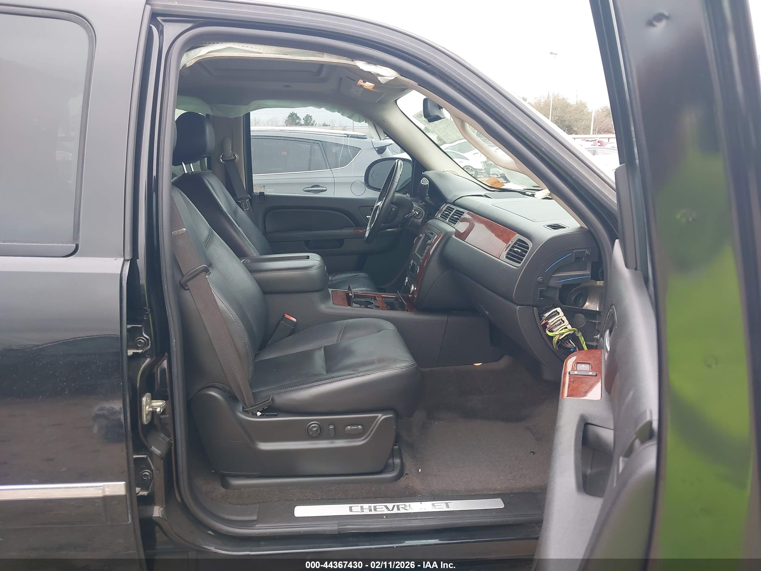 CHEVROLET TAHOE image 5