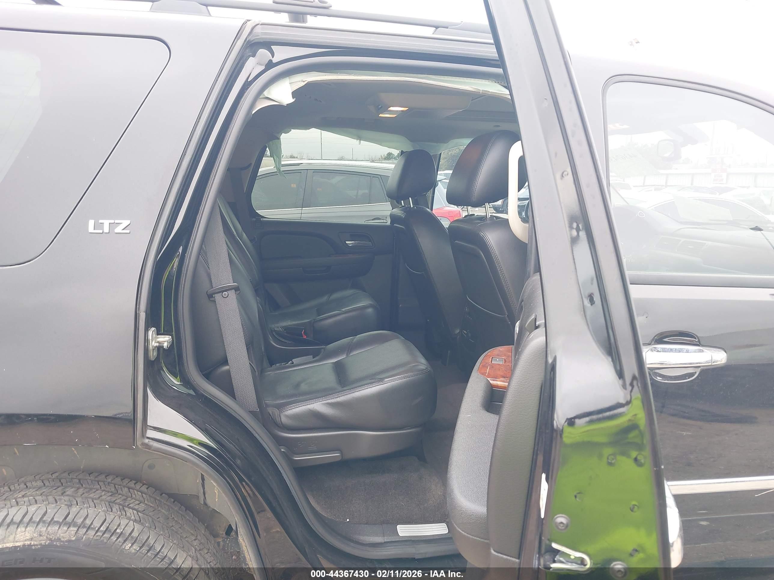CHEVROLET TAHOE image 8