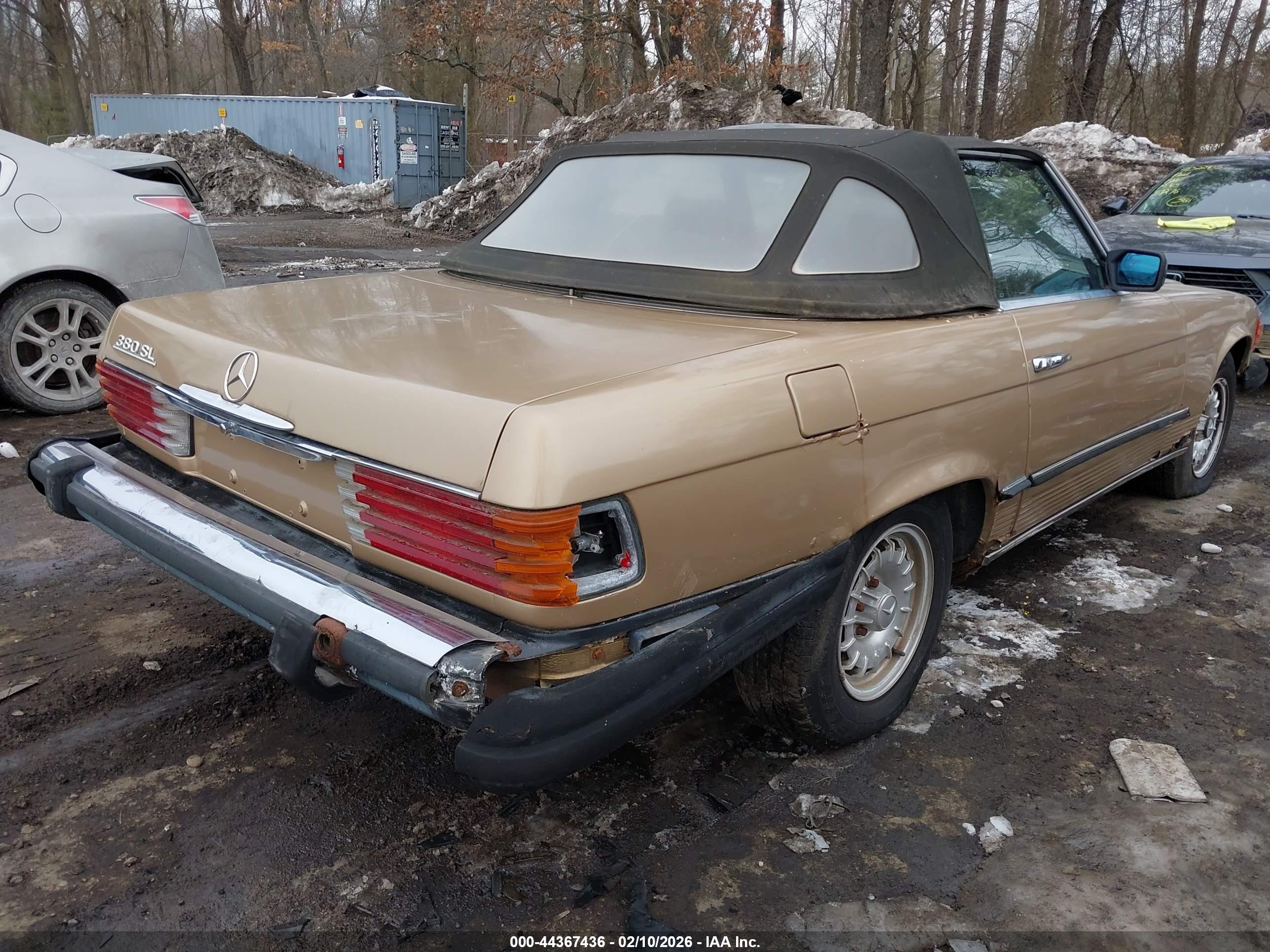 MERCEDES-BENZ 380 image 4