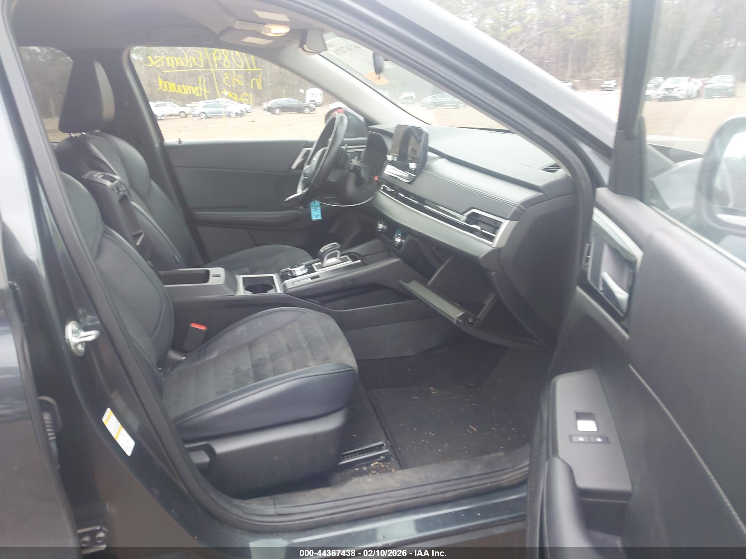 MITSUBISHI OUTLANDER image 5