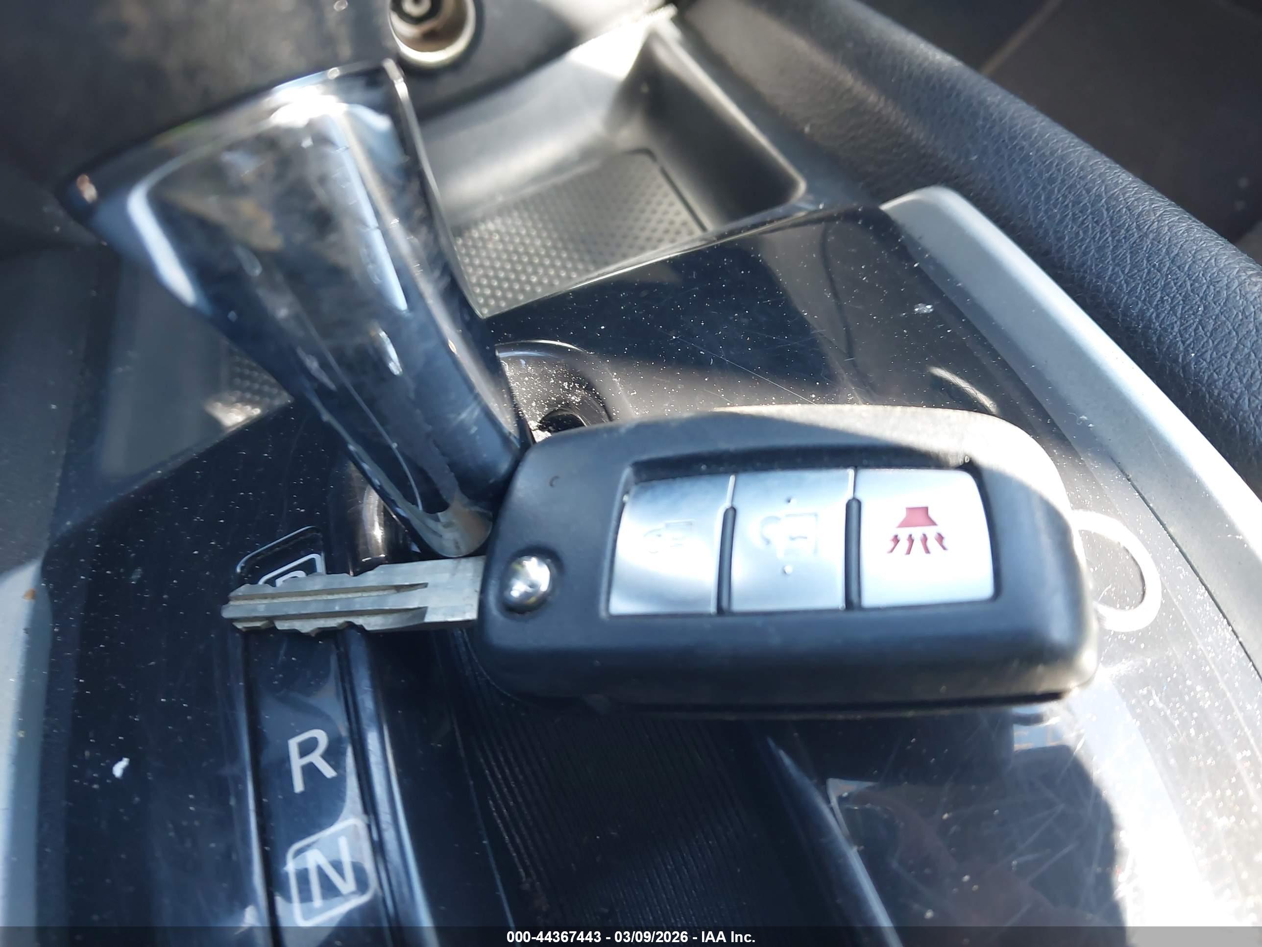 NISSAN ROGUE image 11