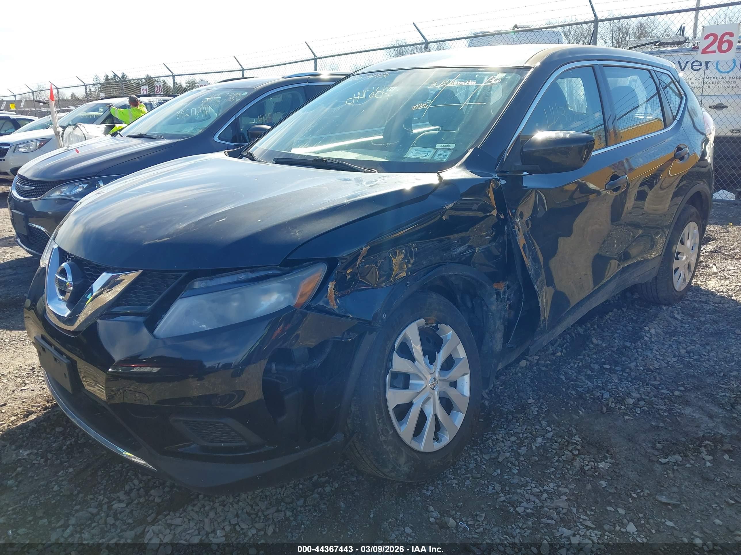 NISSAN ROGUE image 2