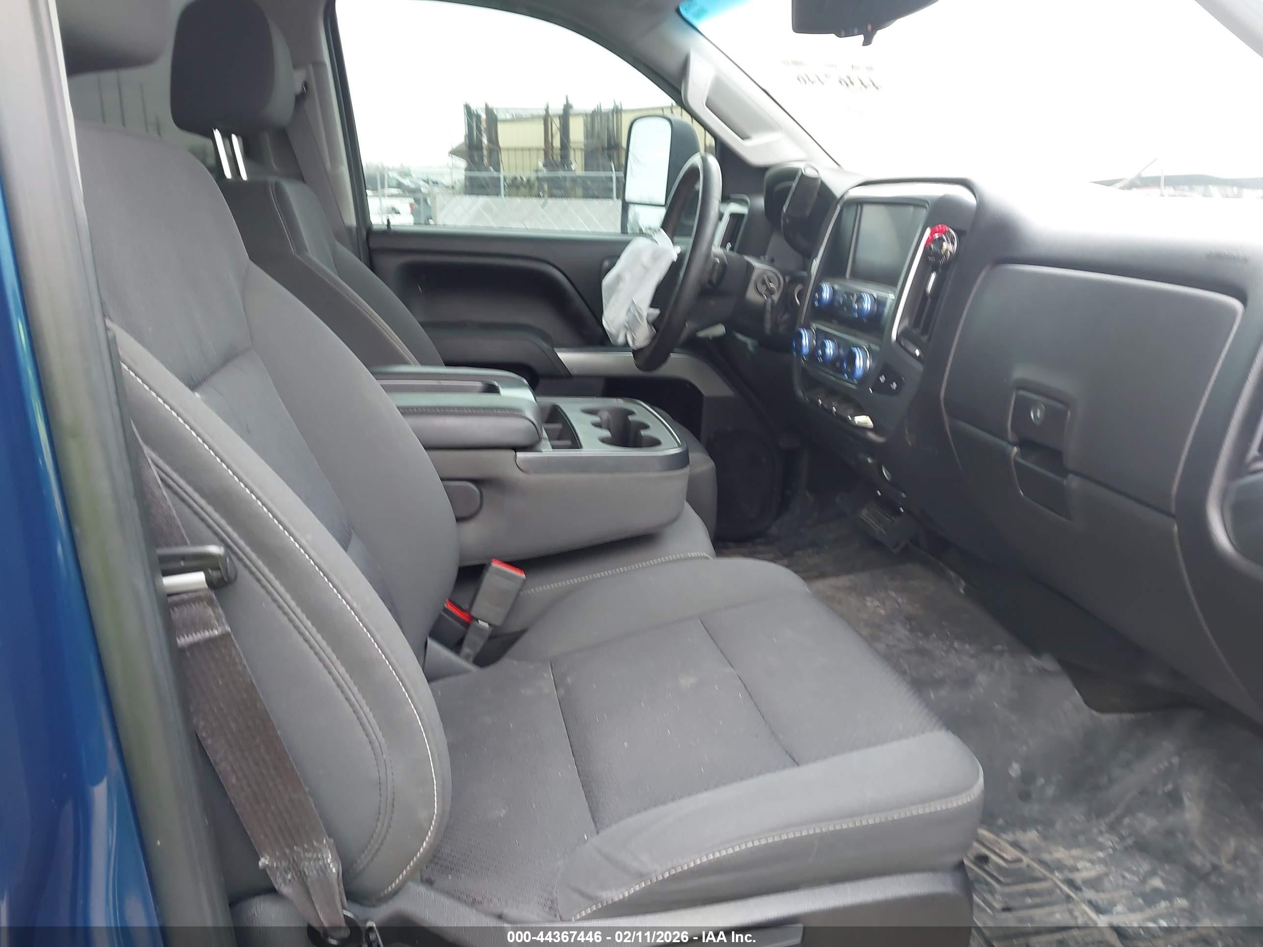 CHEVROLET SILVERADO image 5
