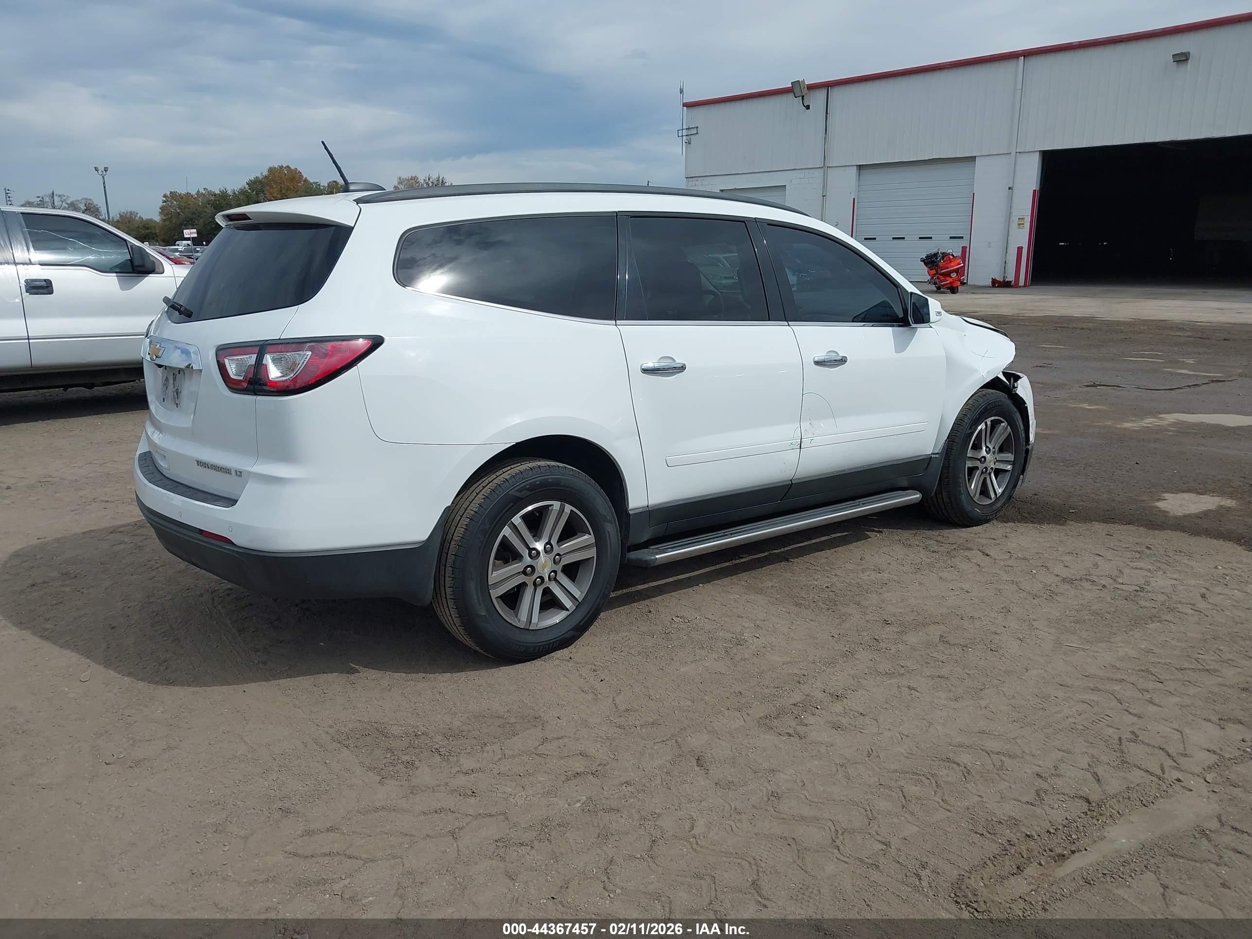 CHEVROLET TRAVERSE image 4