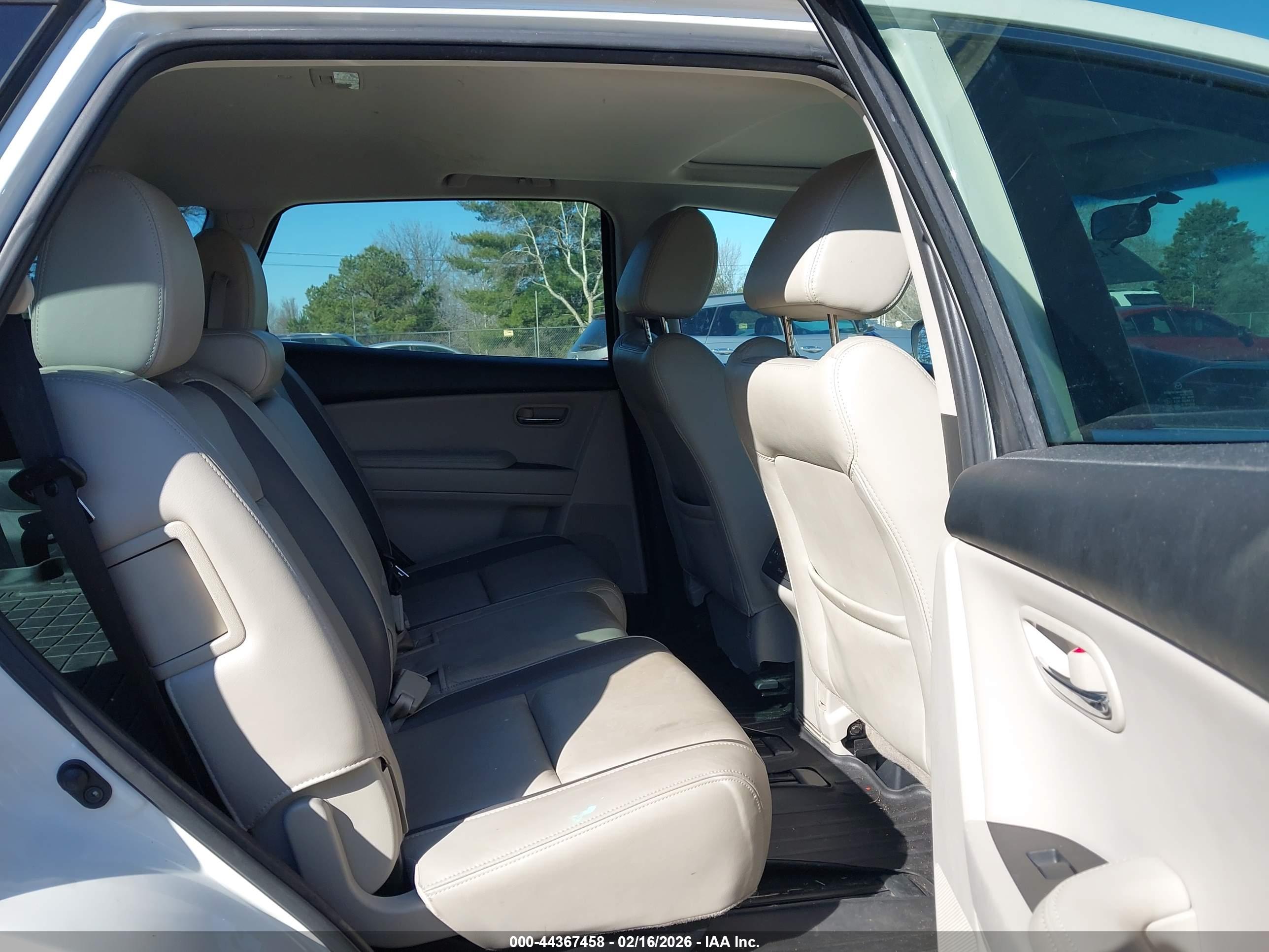 MAZDA CX-9 image 8
