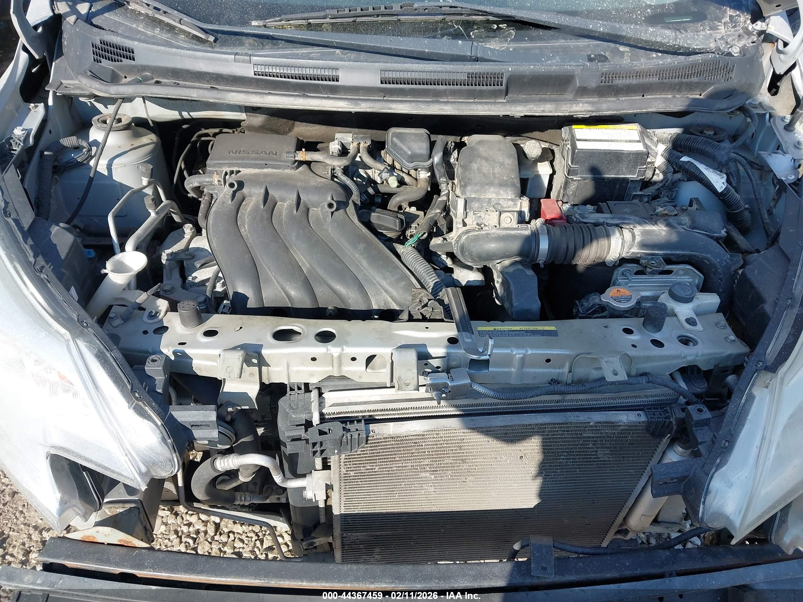 NISSAN VERSA image 10
