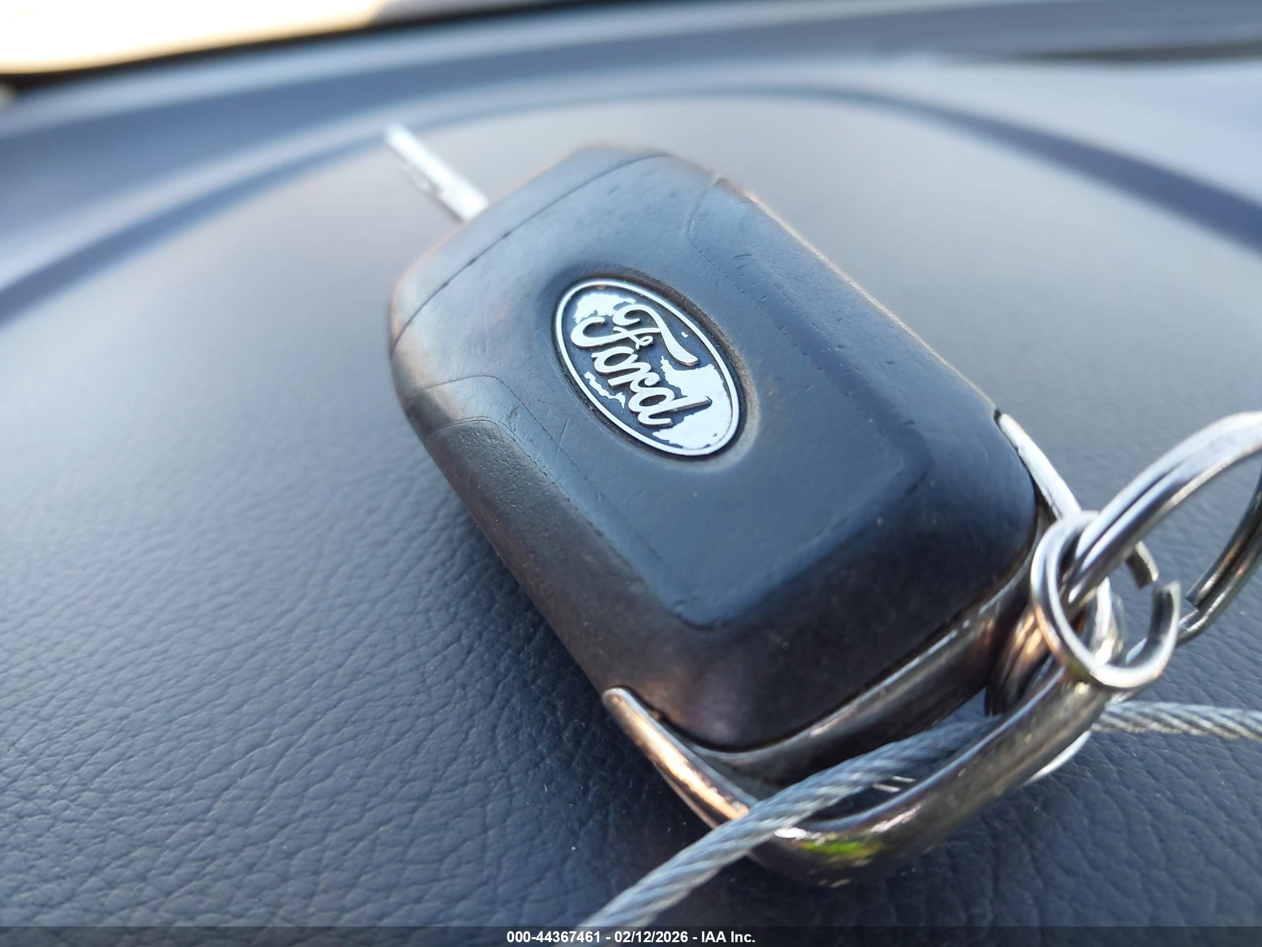 FORD FUSION image 11